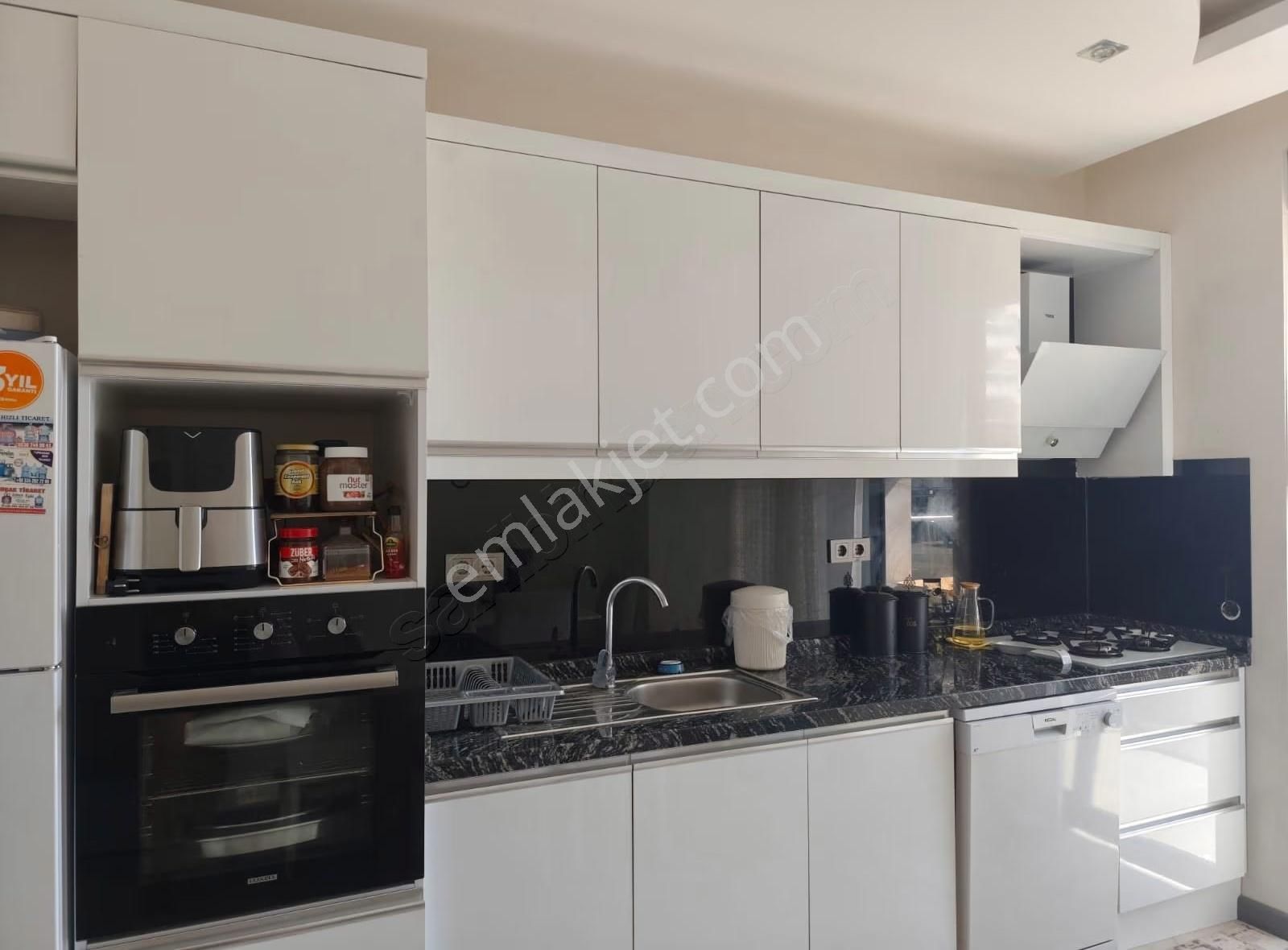 2+1 Geniş Ayrı Mutfak Kiralık Daire - Görsel 13