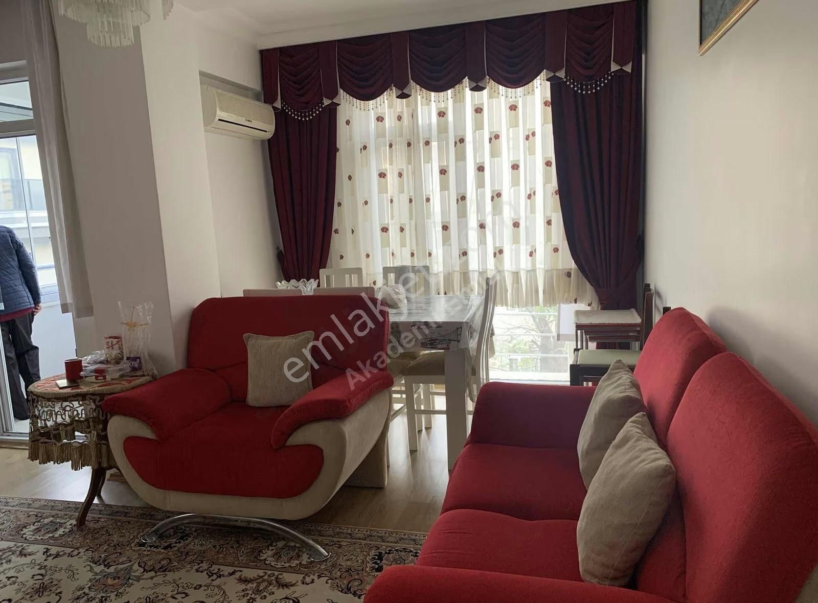 Akademi Den 2+1 Metrobüse 5 Dk