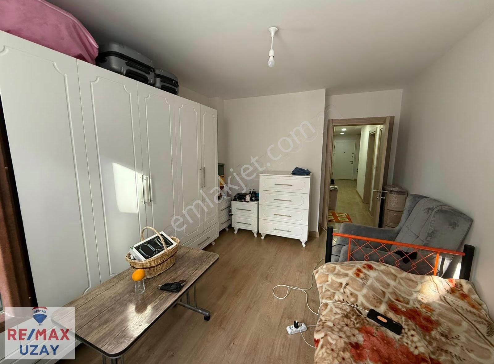 Re/max Uzaydan | Kıtapark Evlerinde Kiracılı 2+1 | Site İçi - Görsel 15