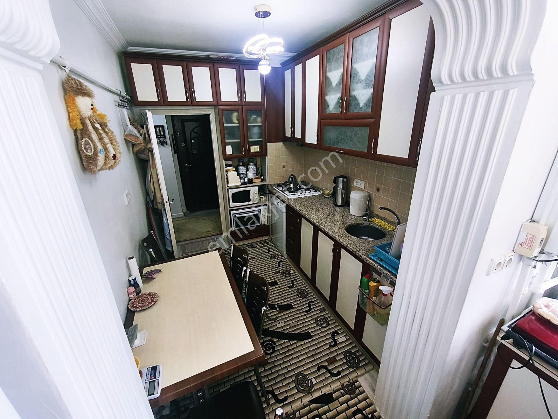 Demetevler De Kerkük Cadde Üzeri Bağdat Cadde Yakını Satlık 2+1