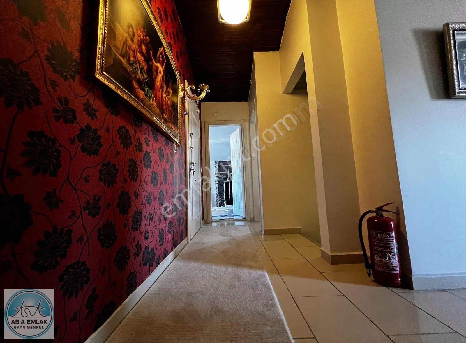 Asia Dan Boğaz Manzaralı Eşyalı Kiralık Daire - Görsel 24