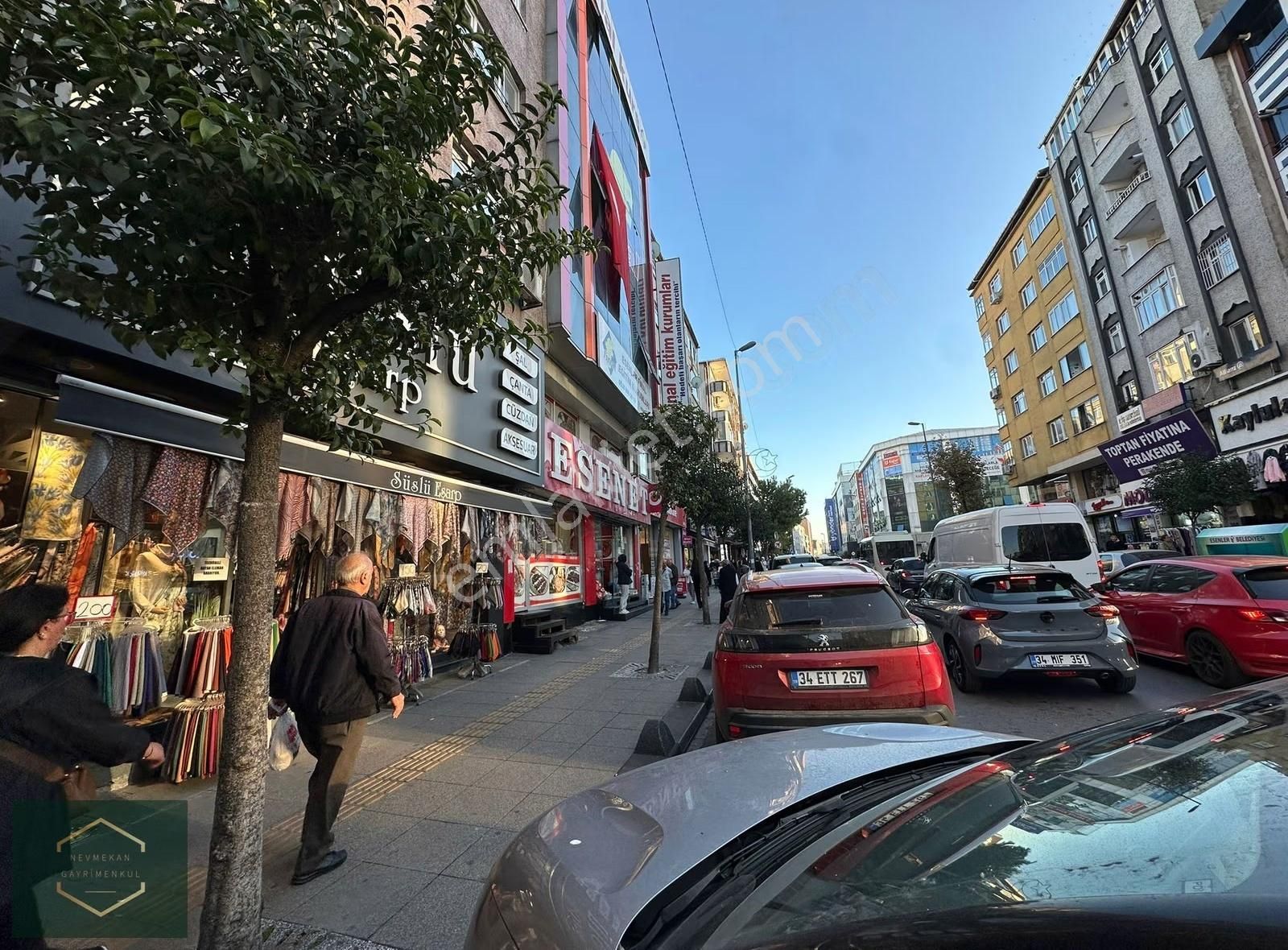 Nevmekan'dan Atışalanı Caddesinde Çift Vitrin Satılık Dükkan