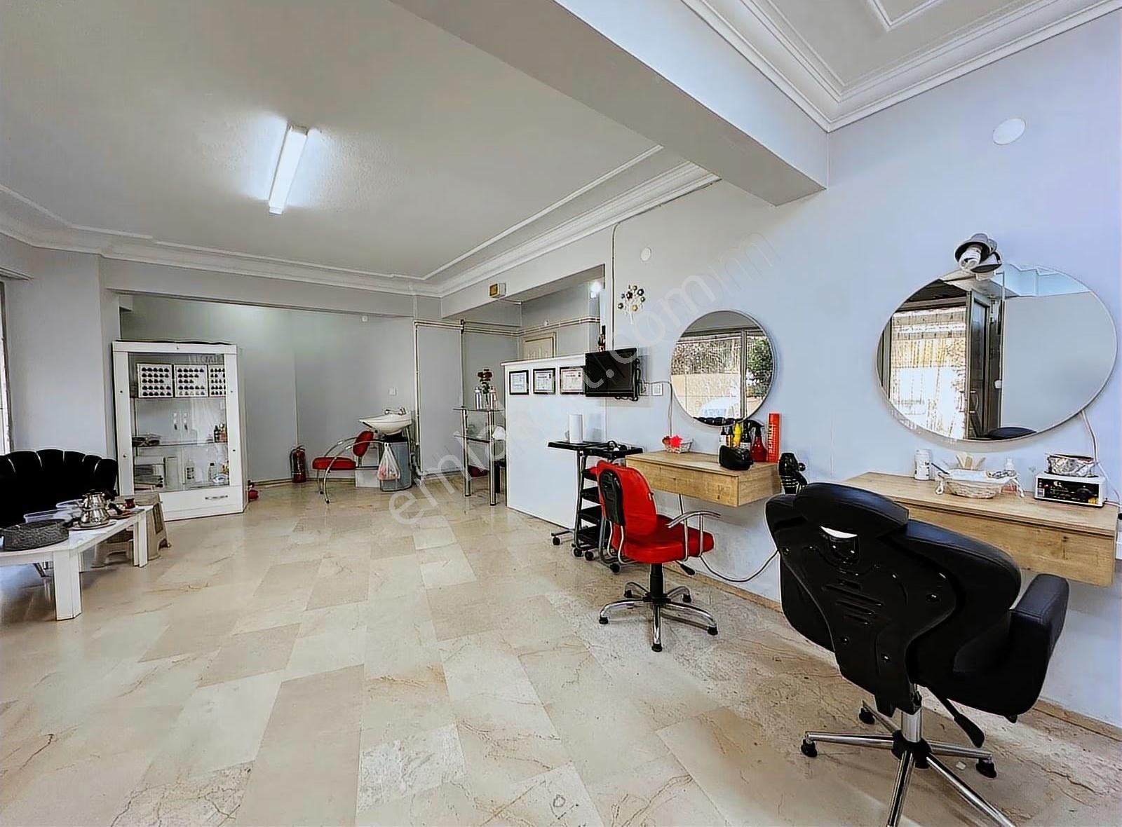 Nevmekan Gayrimenkul'den Cadde Üstünde Çift Cephe Satılık Dükkan - Görsel 4