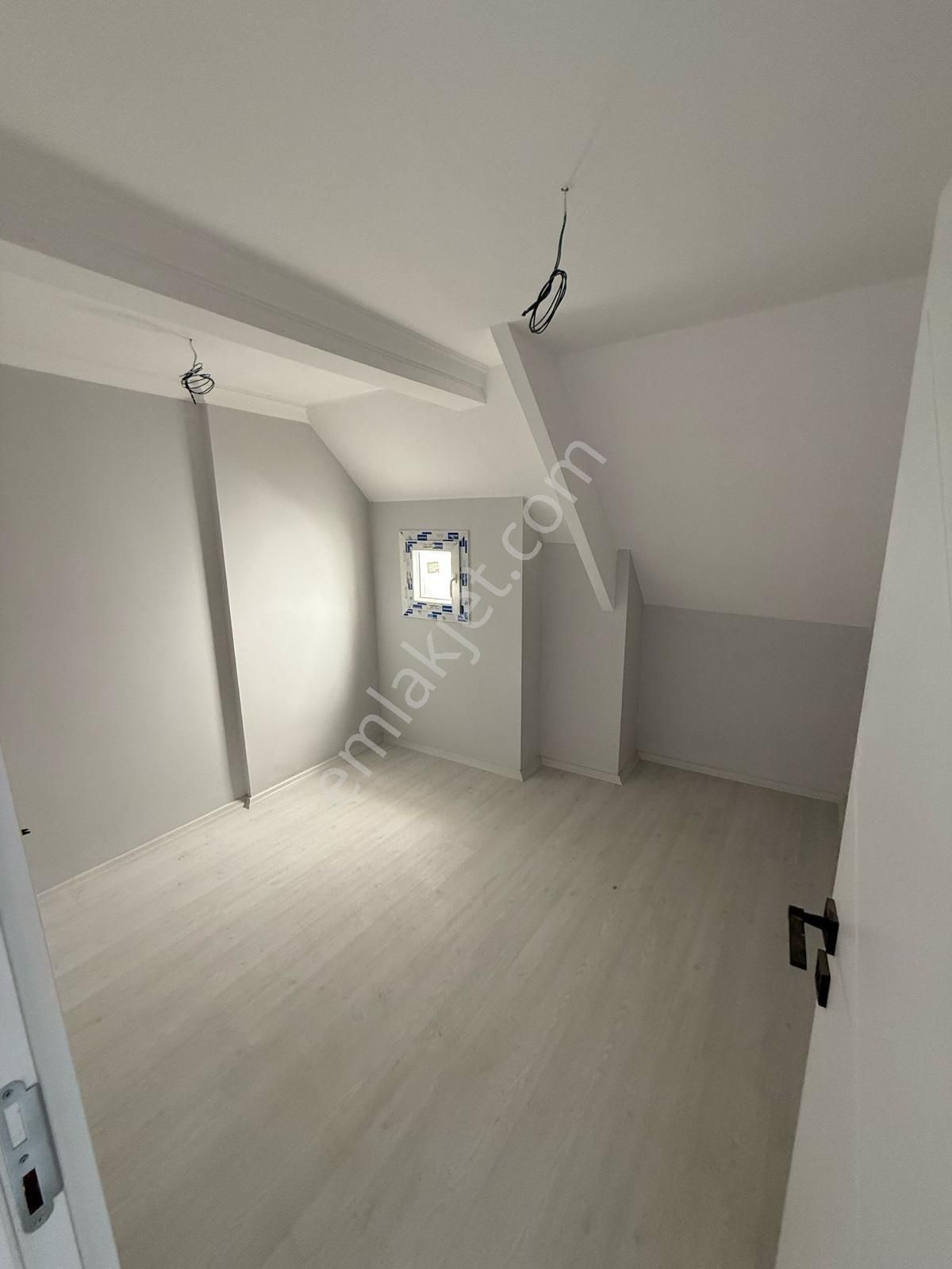 Bornova Atatürk Mah. Lüks Yapılı Satılık Daire - Görsel 4