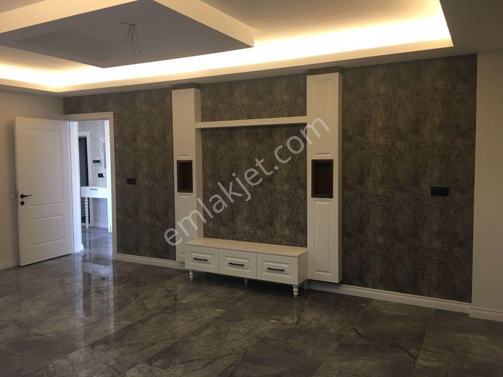 Kaan Emlaktan Yenişafakta Ferhatlara Yakın 4+1 Lüks Satılık Daire. - Görsel 3