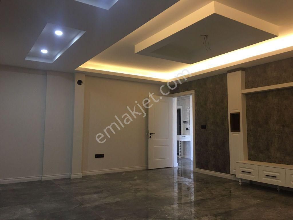 Kaan Emlaktan Yenişafakta Ferhatlara Yakın 4+1 Lüks Satılık Daire. - Görsel 12