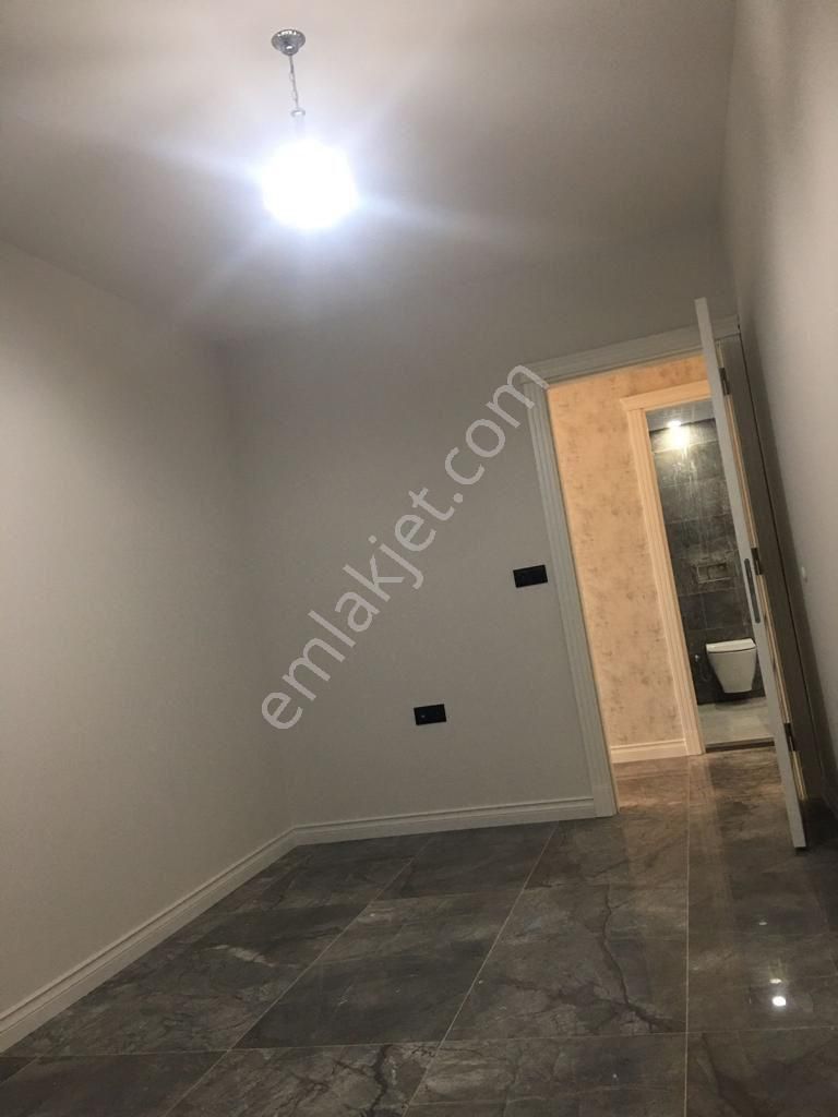 Kaan Emlaktan Yenişafakta Ferhatlara Yakın 4+1 Lüks Satılık Daire. - Görsel 28