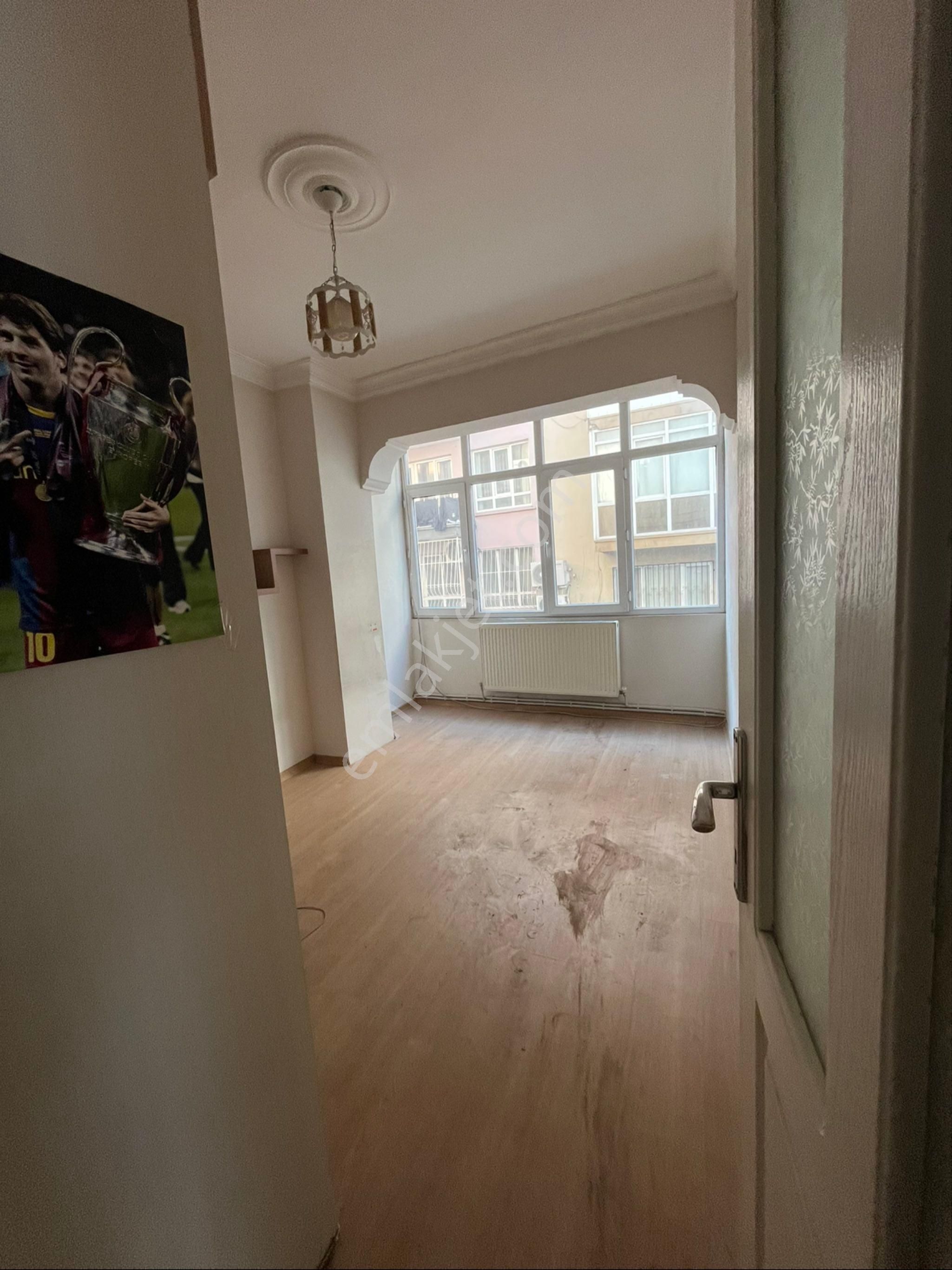 İzmir Yeşilyurt Ordu Caddesi Üzerinde 3+1 Satılık Daire - Görsel 2