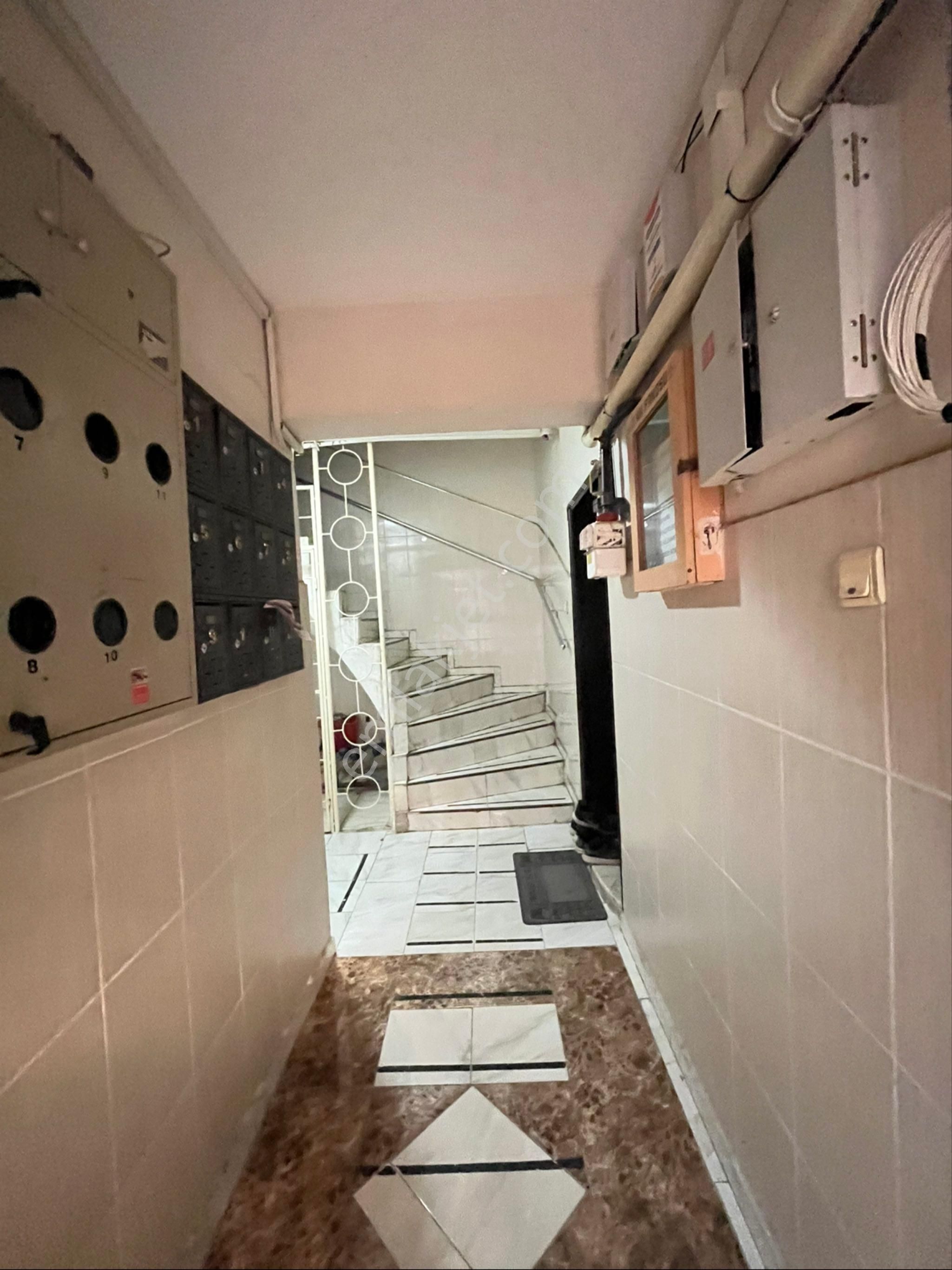 İzmir Yeşilyurt Ordu Caddesi Üzerinde 3+1 Satılık Daire - Görsel 23