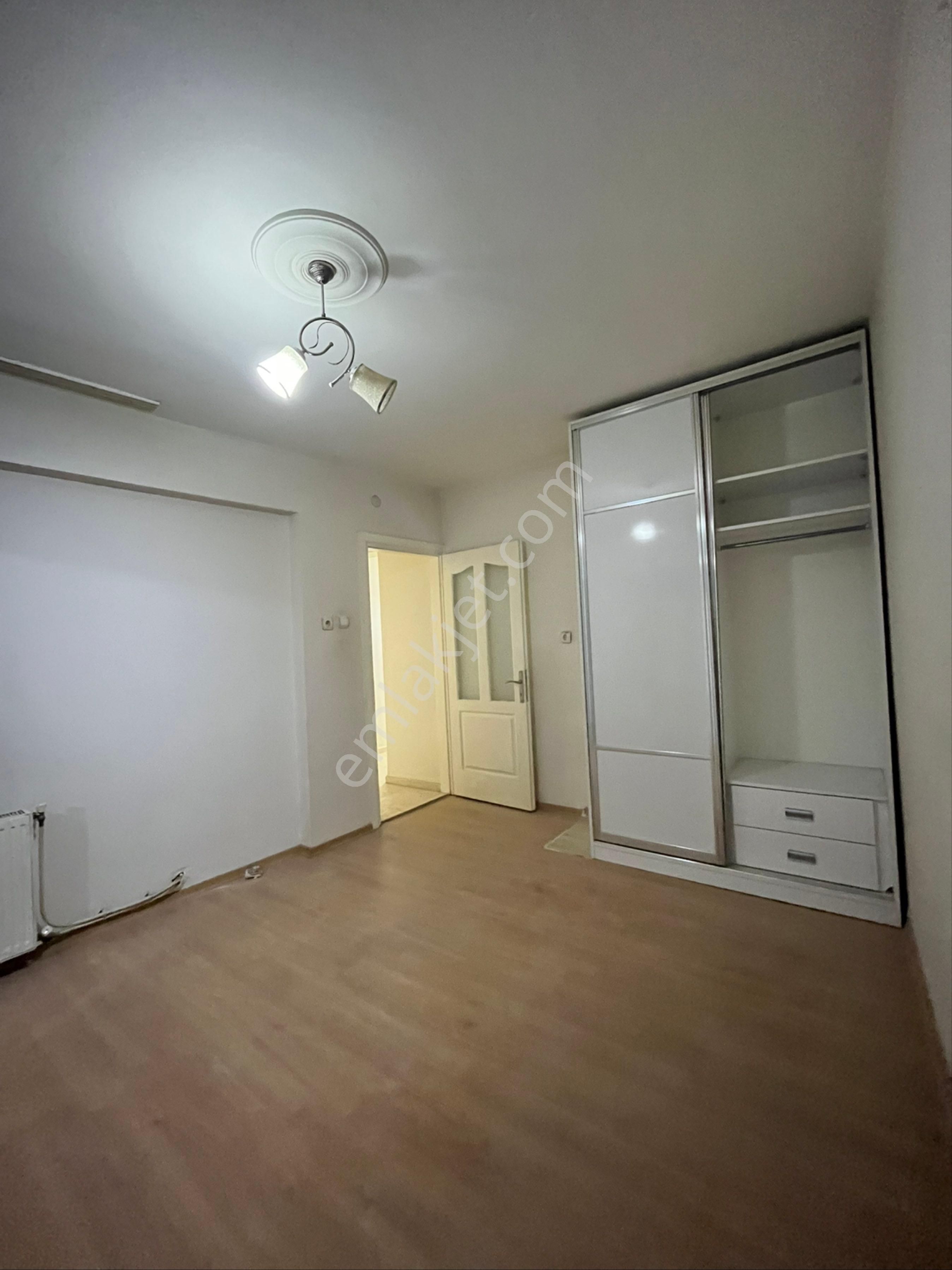 İzmir Yeşilyurt Ordu Caddesi Üzerinde 3+1 Satılık Daire - Görsel 17