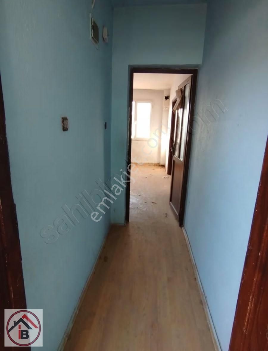 İzmir Buca 3+1 Kap Mutfak Balkonlu Ara Kat Yerler Parke Ucuz Dai - Görsel 21