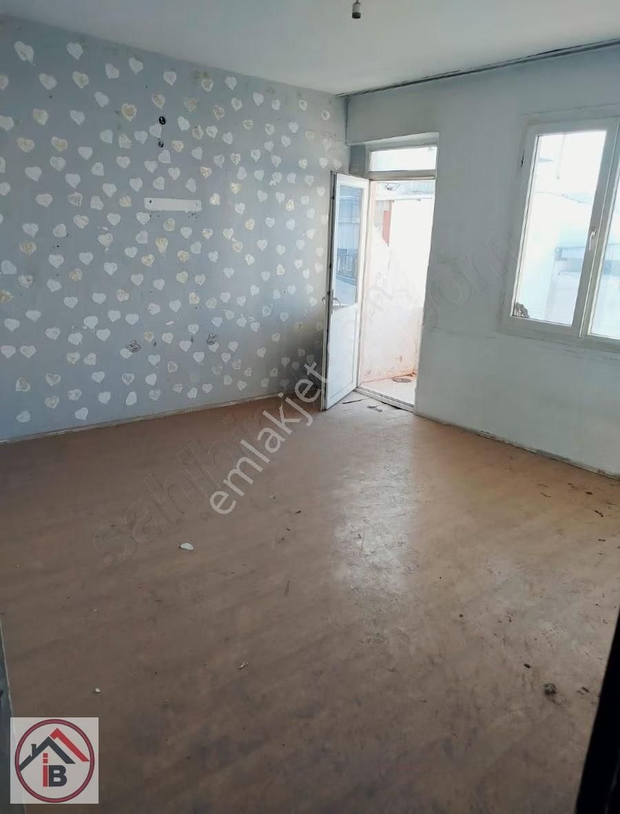 İzmir Buca 3+1 Kap Mutfak Balkonlu Ara Kat Yerler Parke Ucuz Dai - Görsel 11