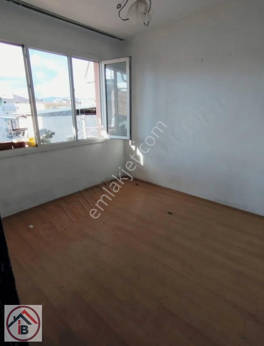 İzmir Buca 3+1 Kap Mutfak Balkonlu Ara Kat Yerler Parke Ucuz Dai - Görsel 14