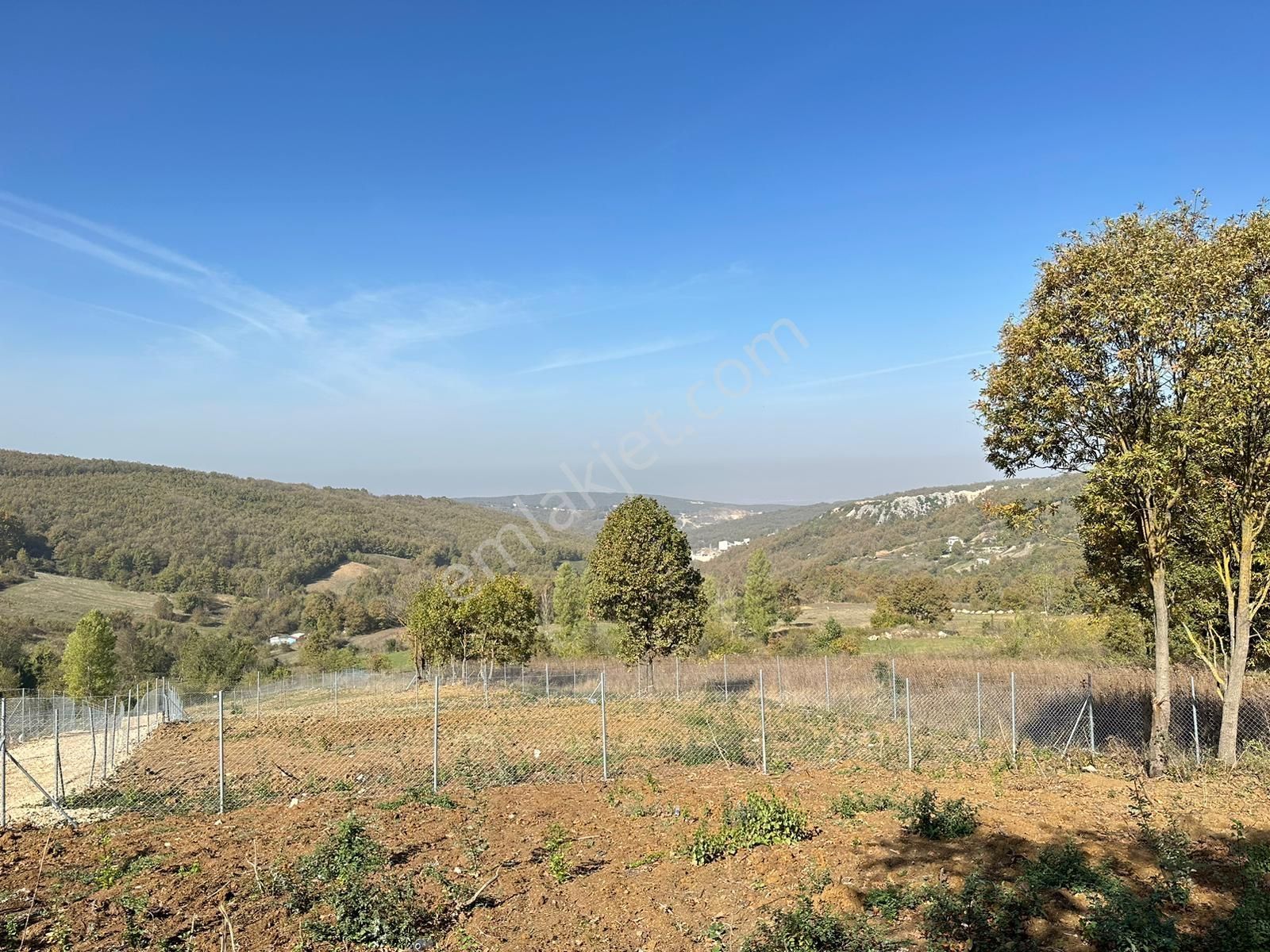 Güngörende Yola Cephe Tel Örgüsü Çekili - Görsel 35