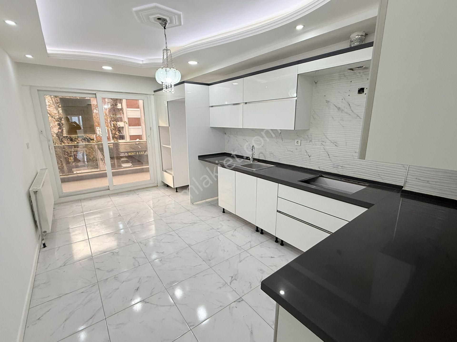 Lider'den Hürriyet Caddesi Üzeri Lüks İşcilikli 3+1 Kiralık Daire - Görsel 6