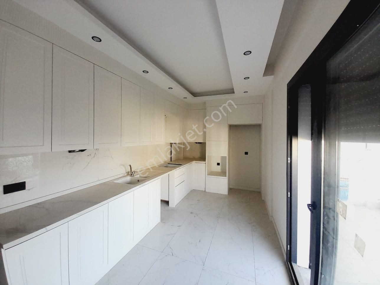 Kaan Emlaktan Karahasanlıda 3+1 Sıfır Arakat Satılık Daire.