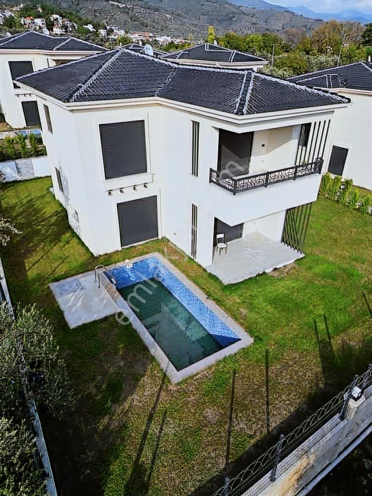 Eu Gayrimenkulden 500 Mt Kare Arsa İçinde Havuzlu Tek Müstakil - Görsel 21