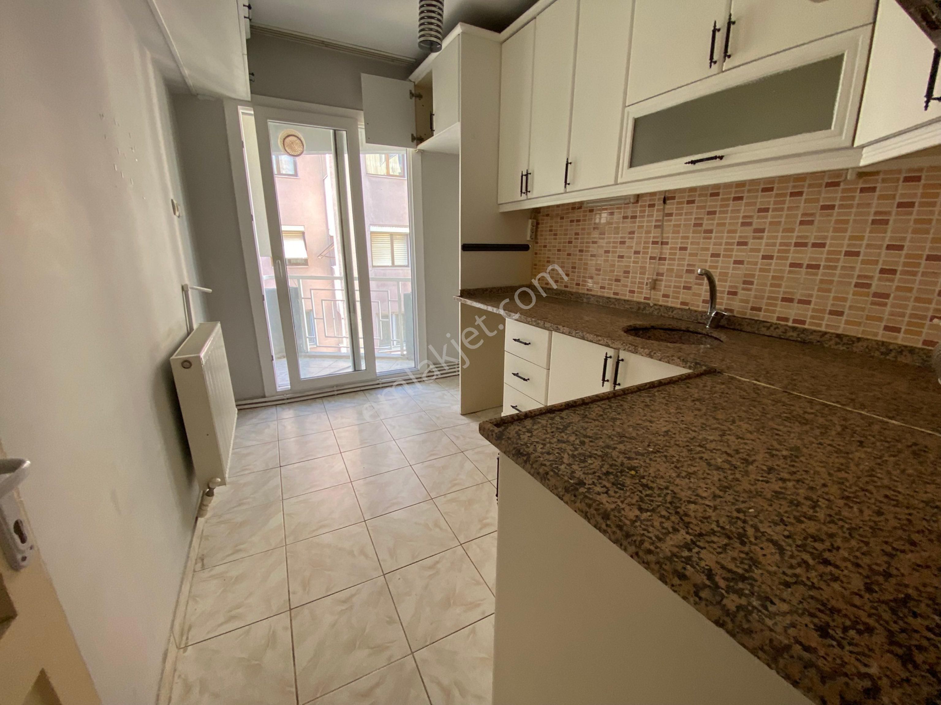 Yeşilyurt Merkerz'de Karakol Yanı D.gazlı 3+1 - Görsel 10