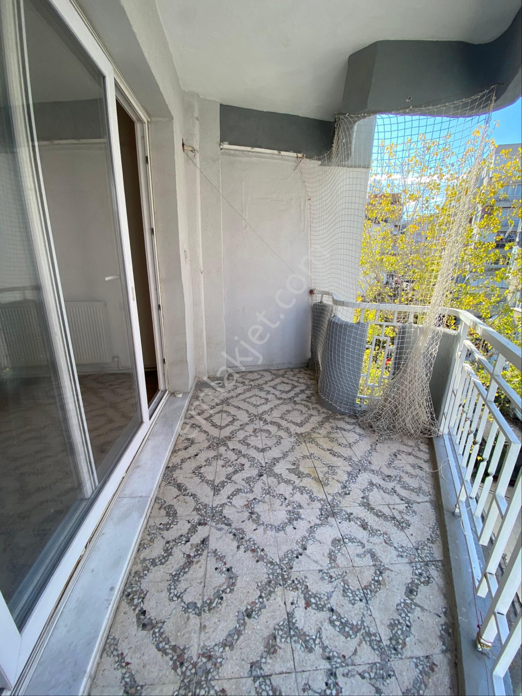 Yeşilyurt Merkerz'de Karakol Yanı D.gazlı 3+1 - Görsel 9