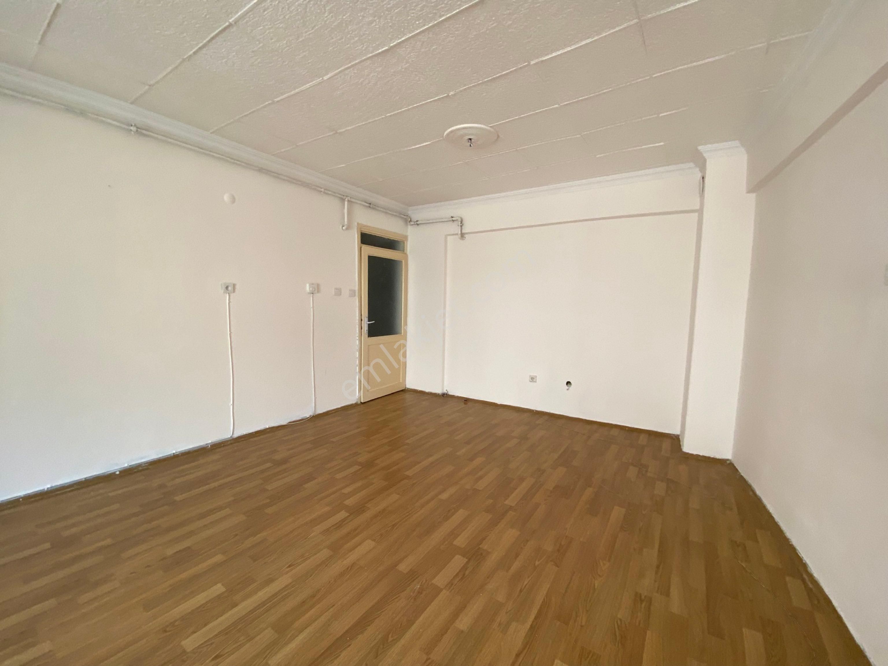 Yeşilyurt Merkerz'de Karakol Yanı D.gazlı 3+1 - Görsel 6