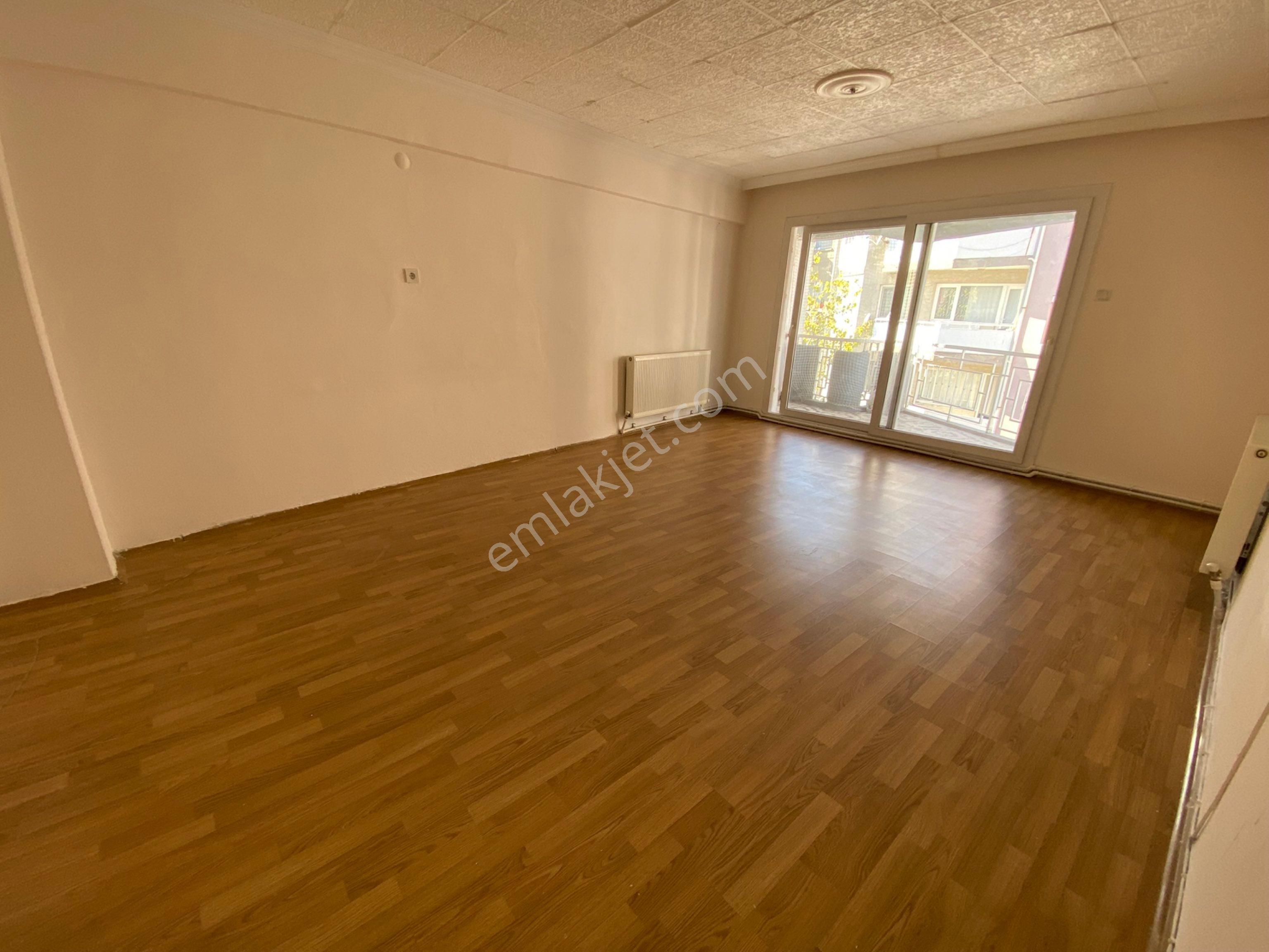 Yeşilyurt Merkerz'de Karakol Yanı D.gazlı 3+1 - Görsel 4