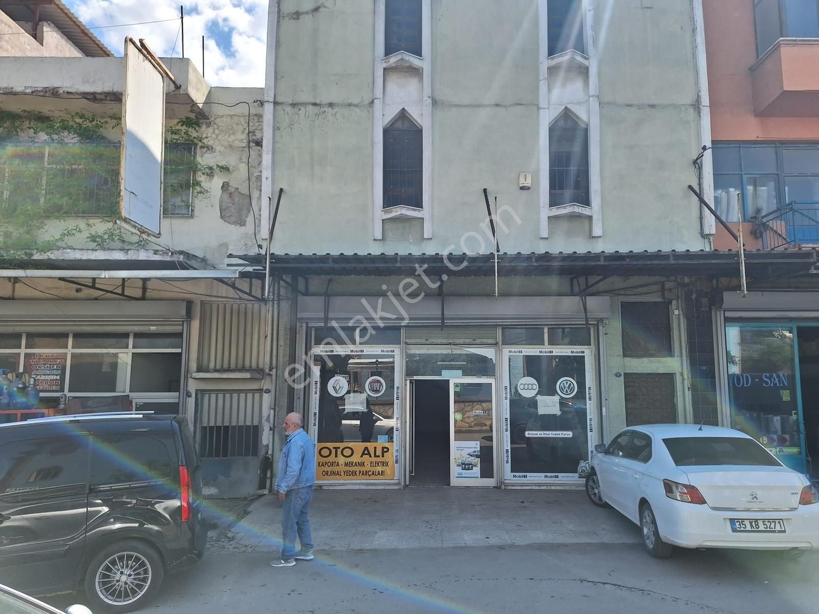 Remax Arma'dan Karabağlar Sanayide 220 M2 Kiralık İşyeri - Görsel 6