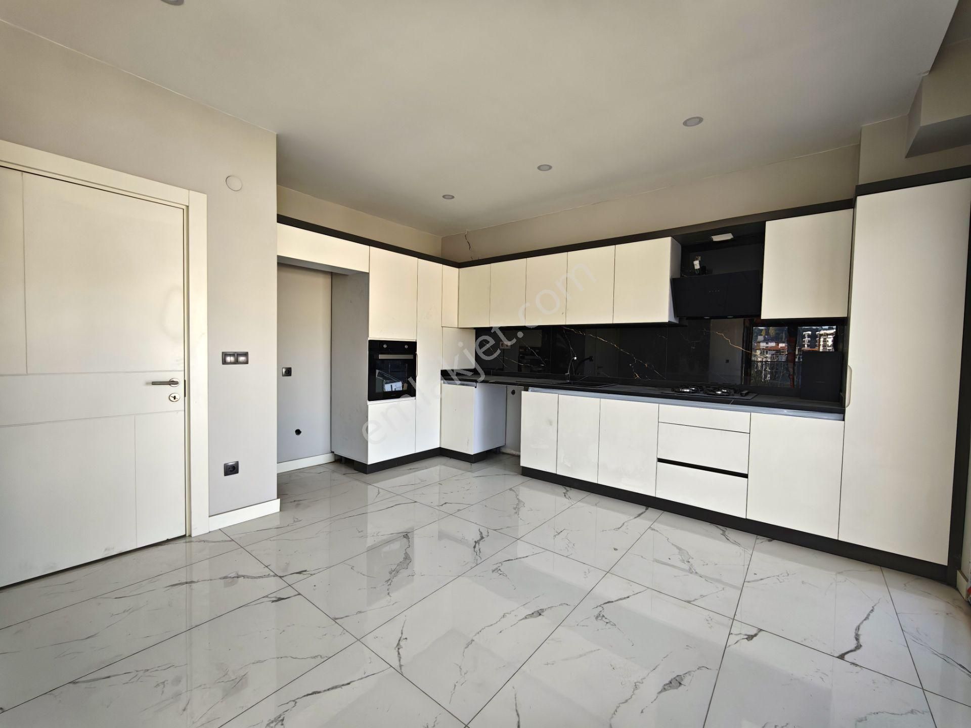 Kuşadası Merkezde Sıfır Satılık 3+1 Ferah Daire - Görsel 8