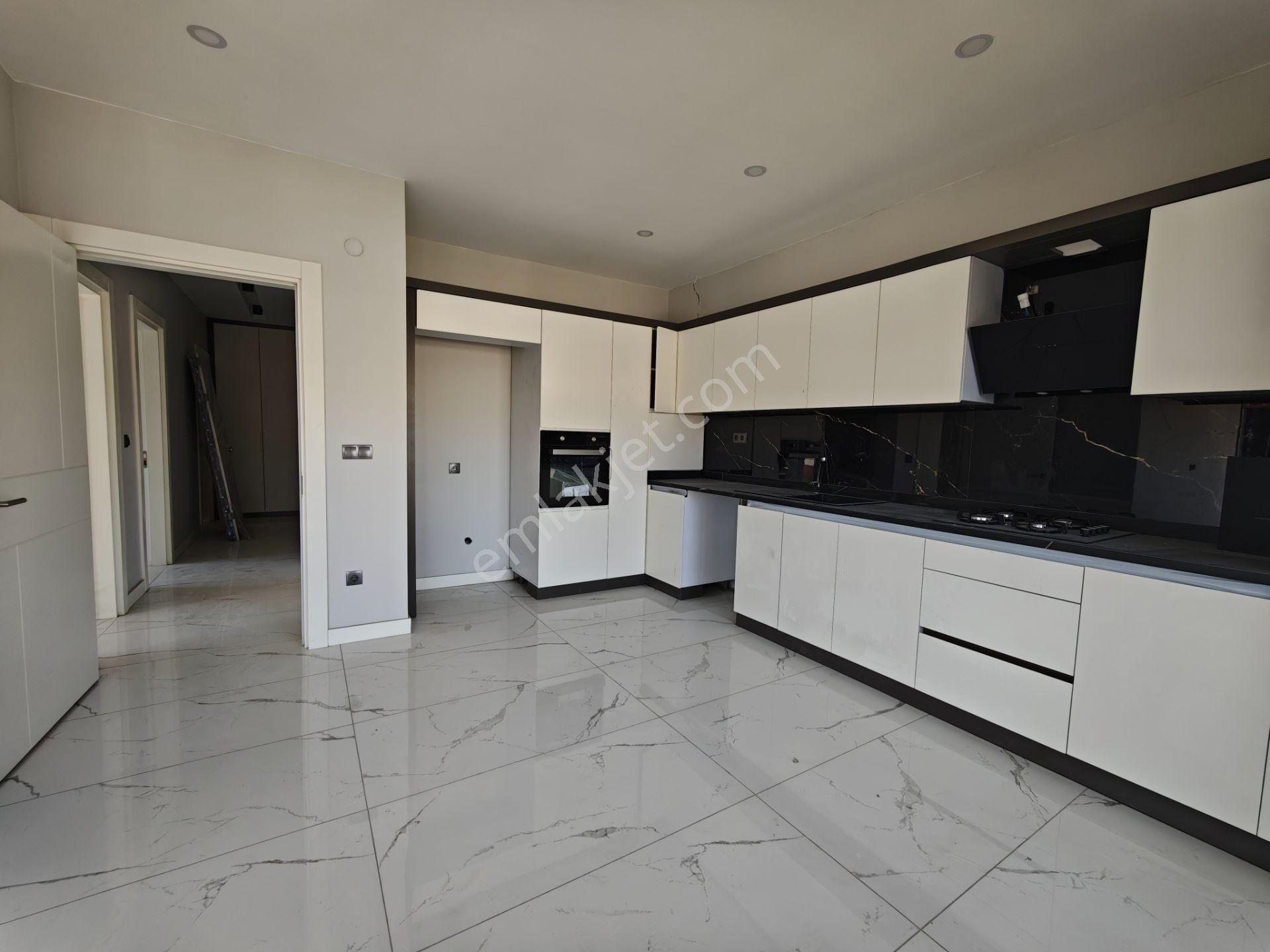 Kuşadası Merkezde Sıfır Satılık 3+1 Ferah Daire - Görsel 9