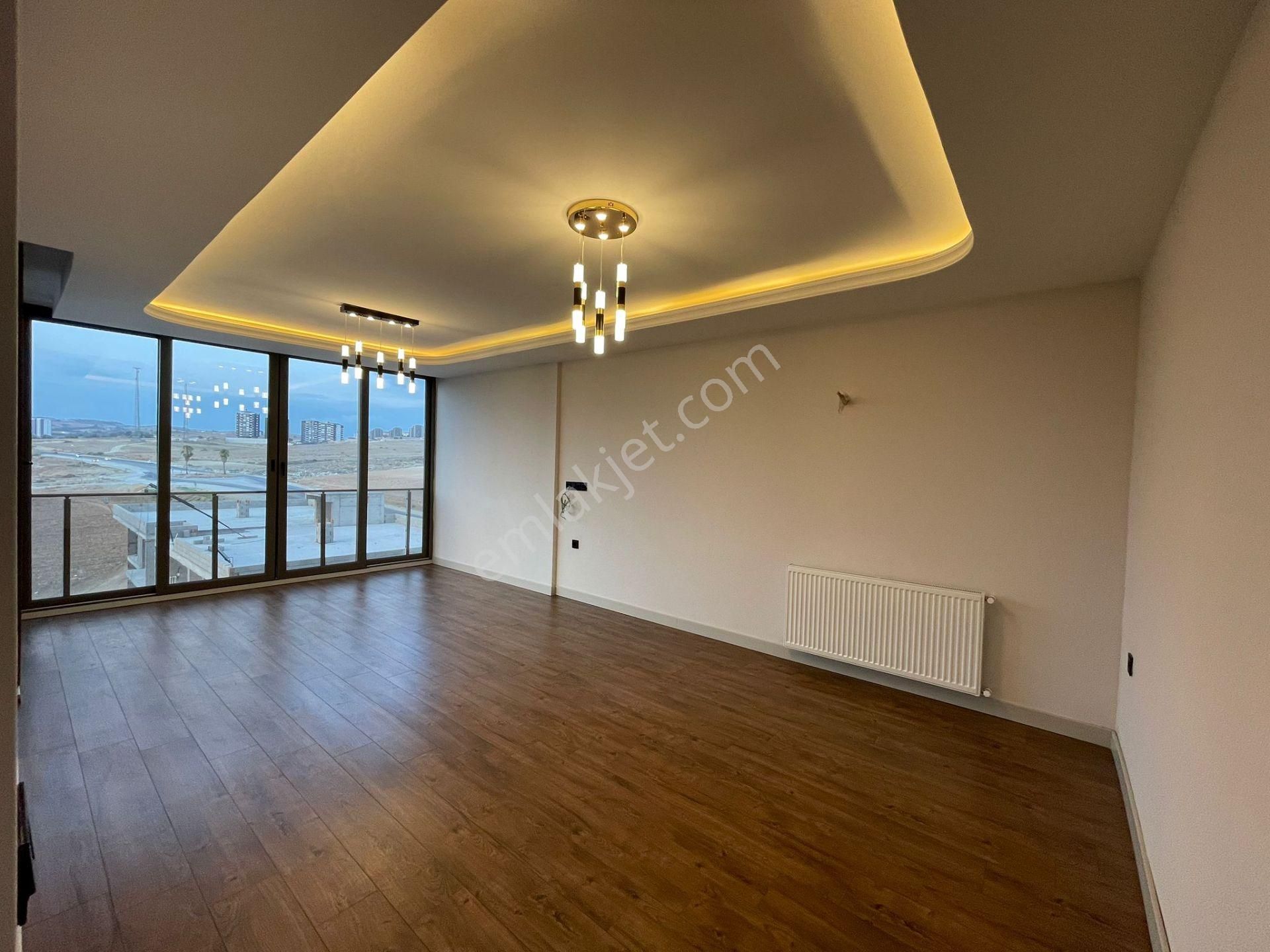 Kabasakal'da Güvenlikli Sosyal Aktivite'li Kapalı Mutfak Hasarsız Cazip Sıfır 3+1 !!