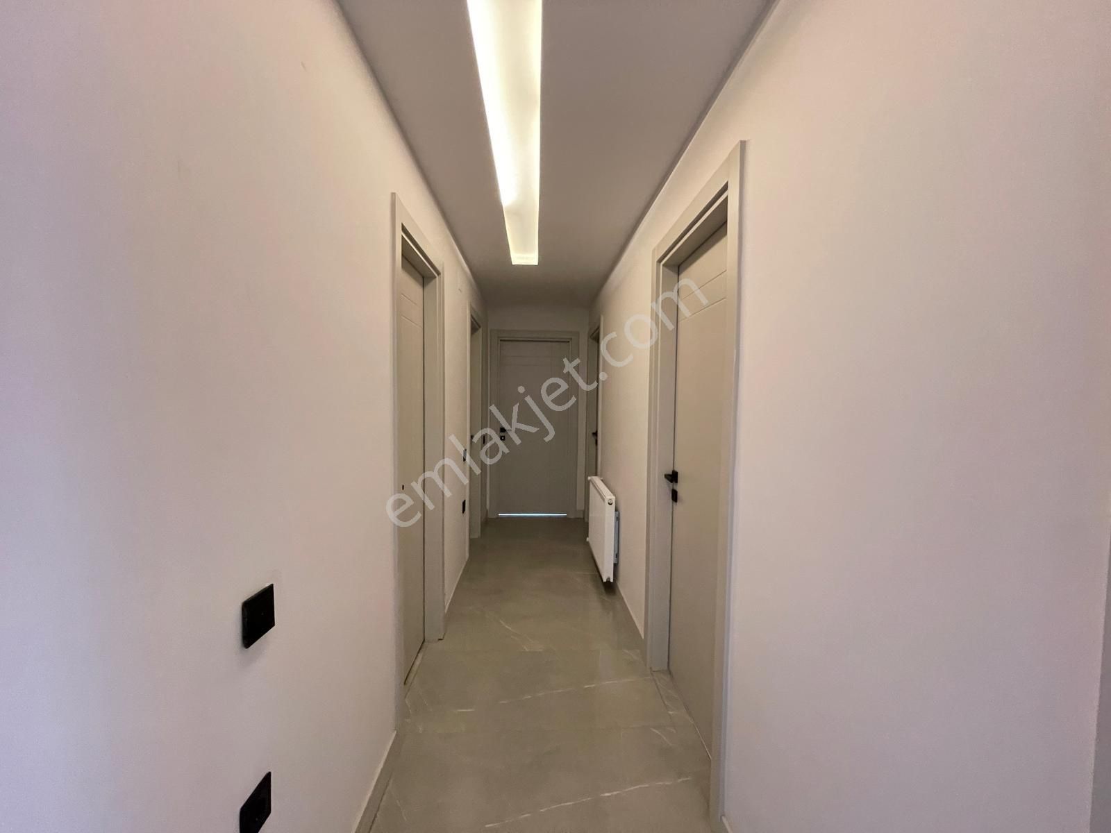 Kabasakal'da Güvenlikli Sosyal Aktivite'li Kapalı Mutfak Hasarsız Cazip Sıfır 3+1 !! - Görsel 15