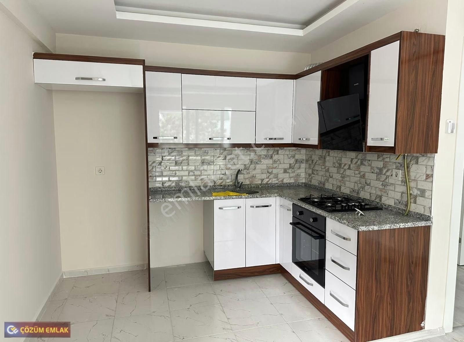 Çözüm Emlak'tan Site İçerisinde Otoparklı 2+1 Balkonlu Daire - Görsel 10