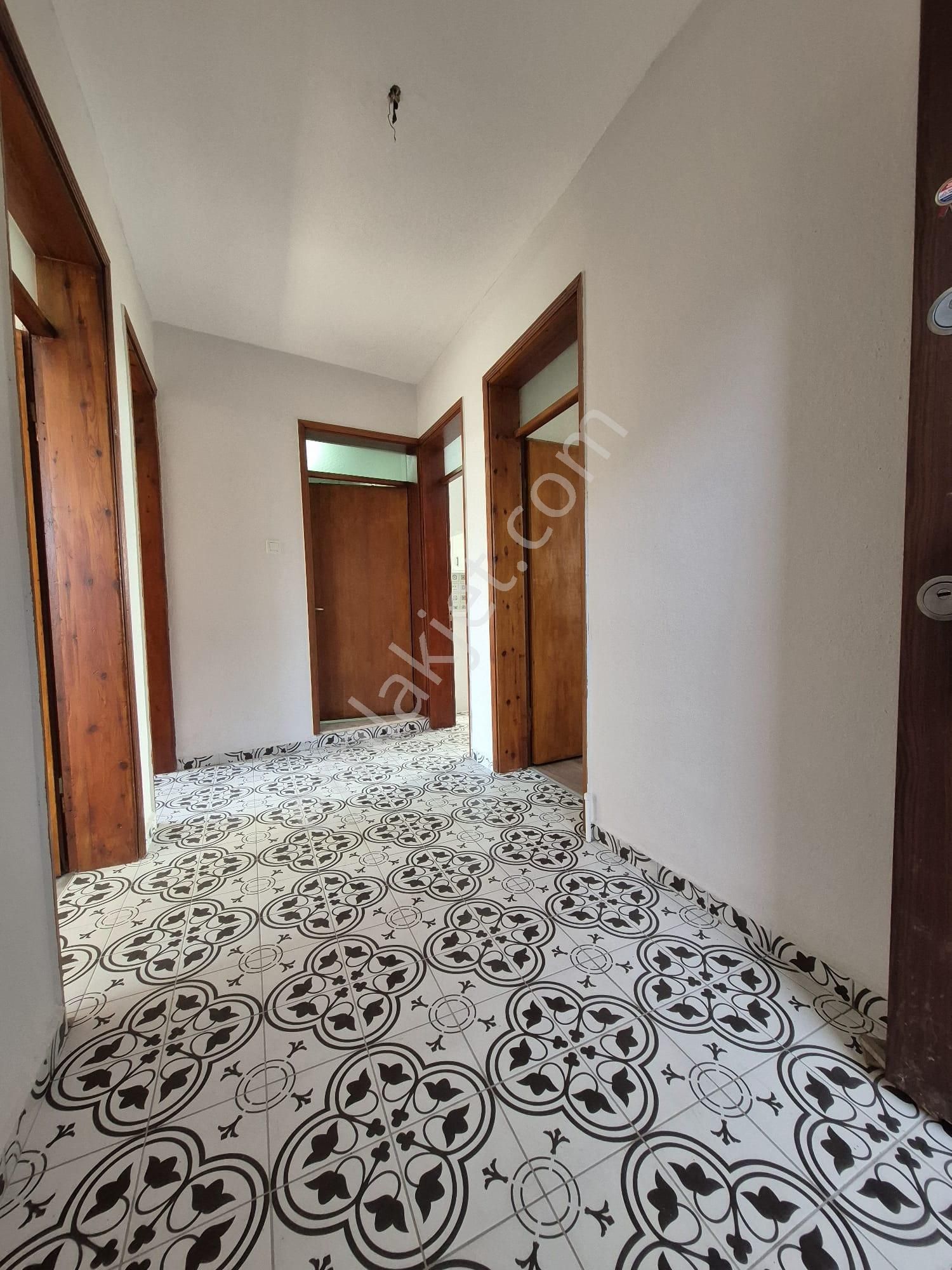 Rumeli World'den Pelitköy'ün Tam Merkezinde Satılık 2+1 Köy Evi - Görsel 7