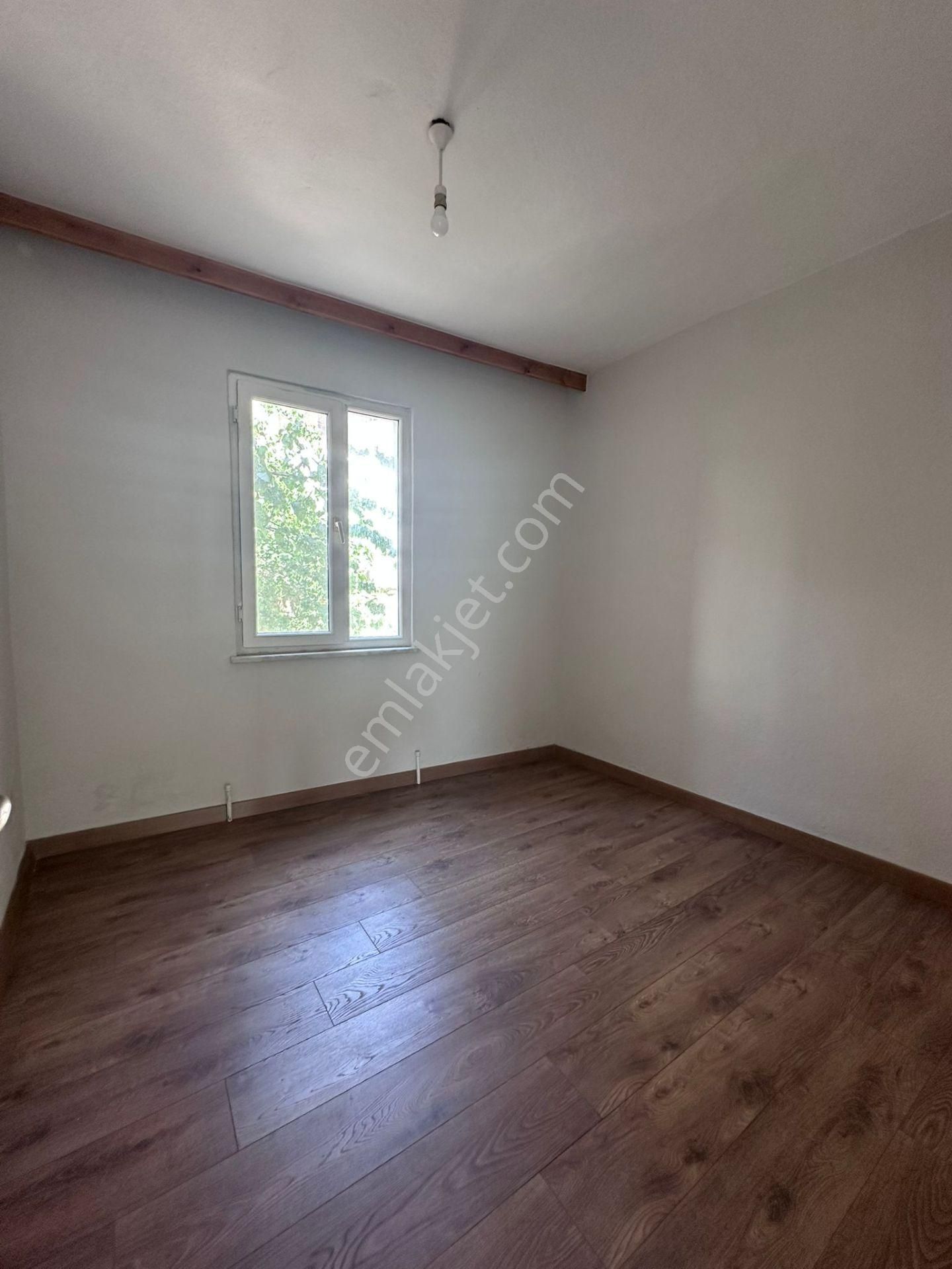 Rumeli World'den Pelitköy'ün Tam Merkezinde Satılık 2+1 Köy Evi - Görsel 12