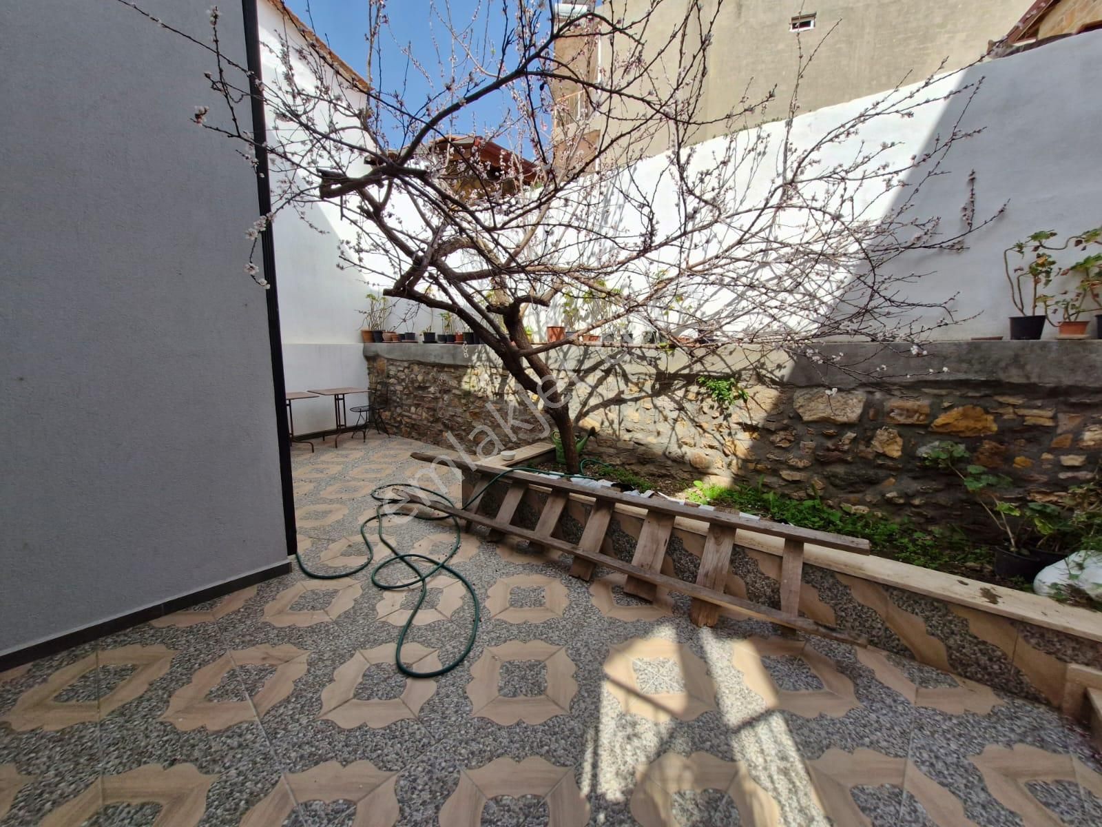 Rumeli World'den Pelitköy'ün Tam Merkezinde Satılık 2+1 Köy Evi - Görsel 18