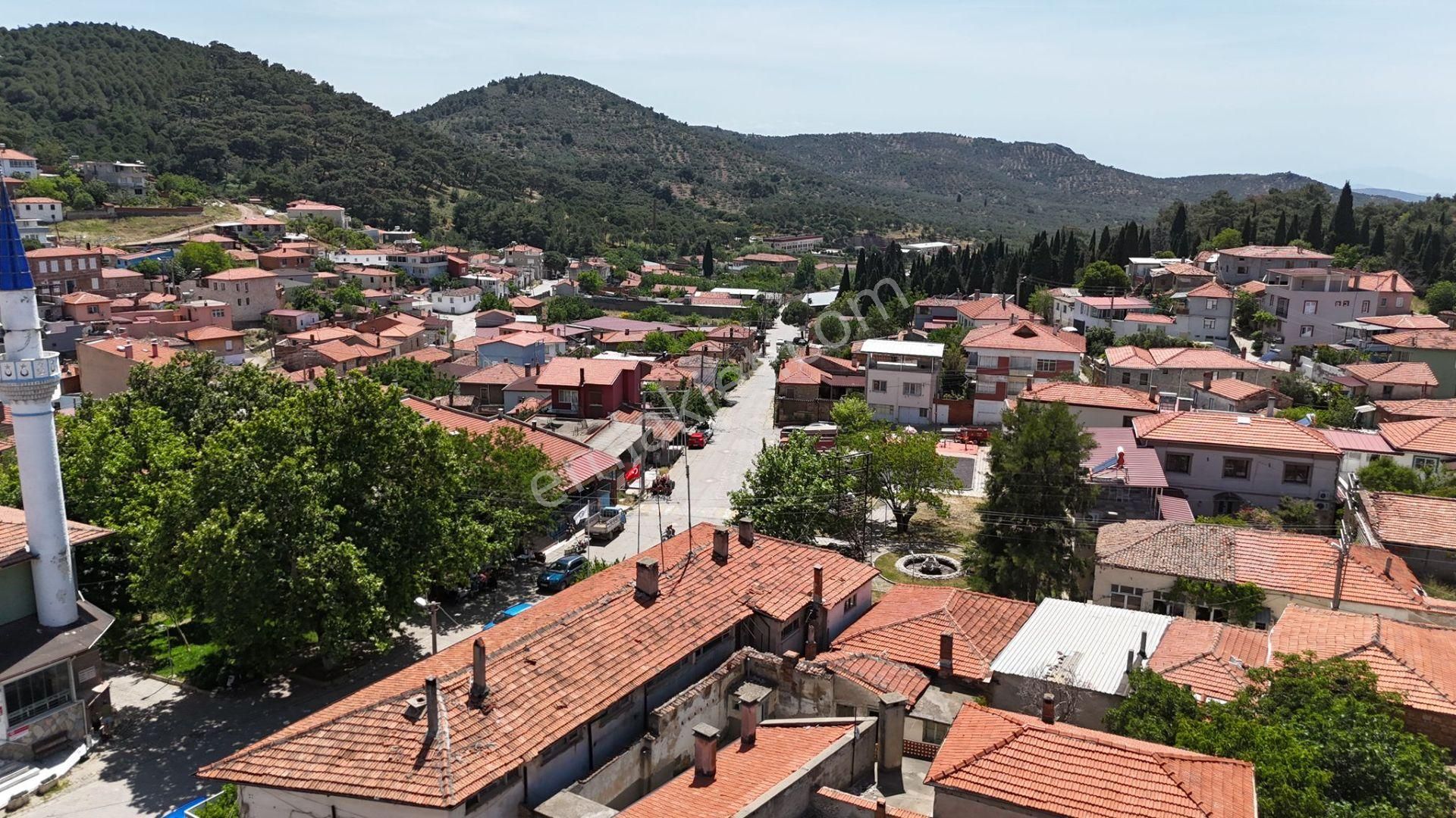 Rumeli World'den Pelitköy'ün Tam Merkezinde Satılık 2+1 Köy Evi - Görsel 25