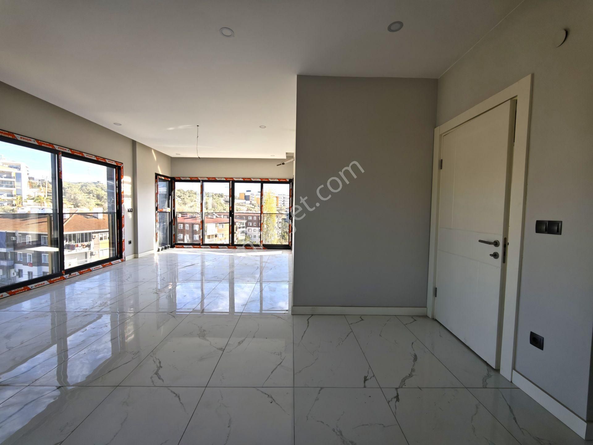 Kuşadası Merkezde Sıfır Satılık 3+1 Ferah Daire - Görsel 14