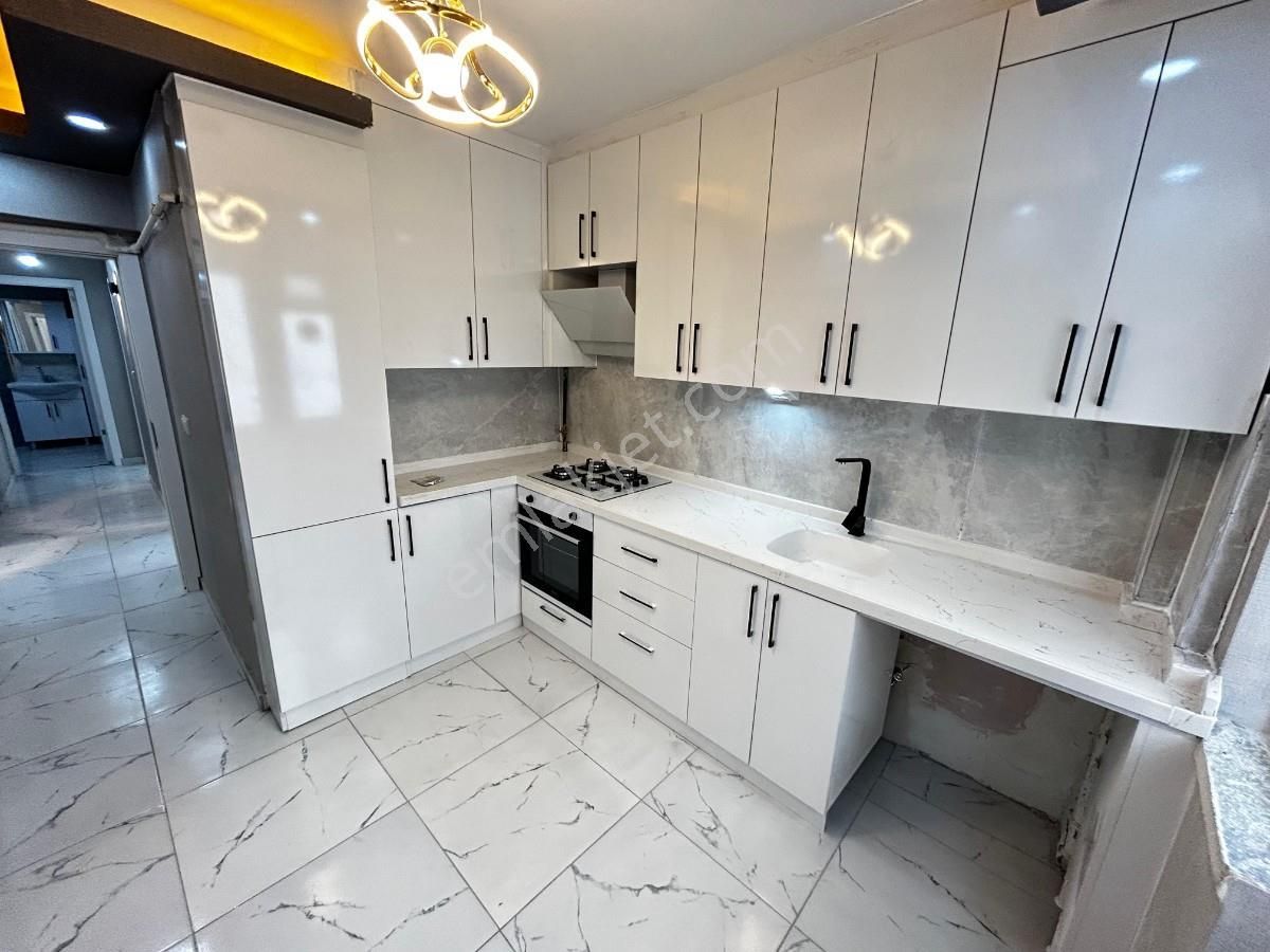 Sincan Plevne Mah 3+1 Ultra Lüks Yapılı Ara Katta Ön Cephe Daire - Görsel 3