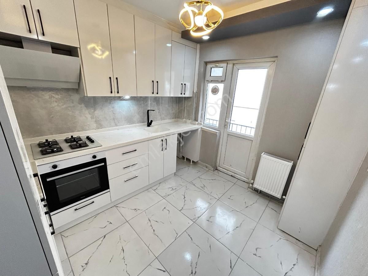 Sincan Plevne Mah 3+1 Ultra Lüks Yapılı Ara Katta Ön Cephe Daire - Görsel 4