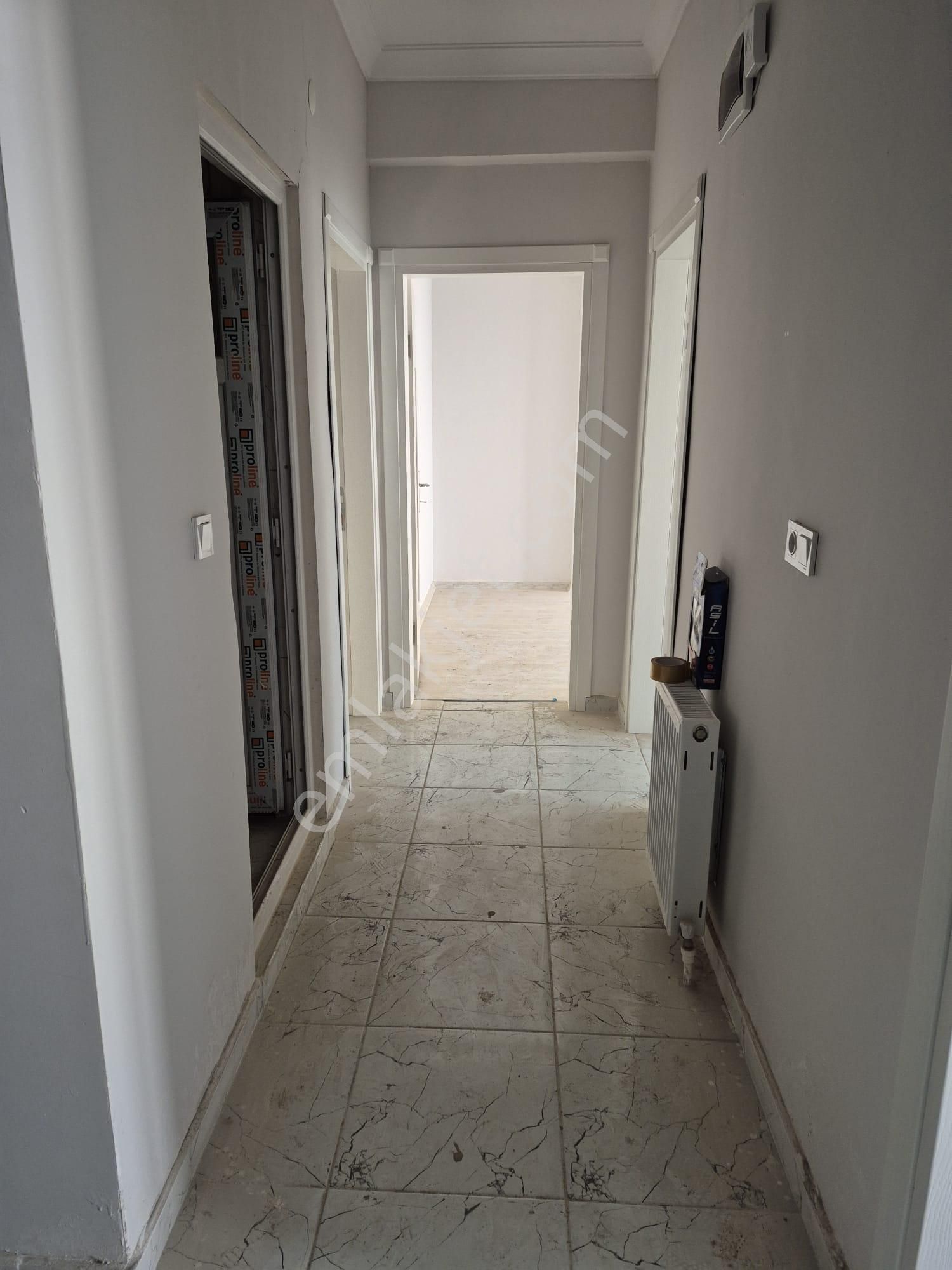 İnegöl Cumhuriyet Mahallesinde Satılık Daire Sıfır 2+1 Ara Kat - Görsel 4