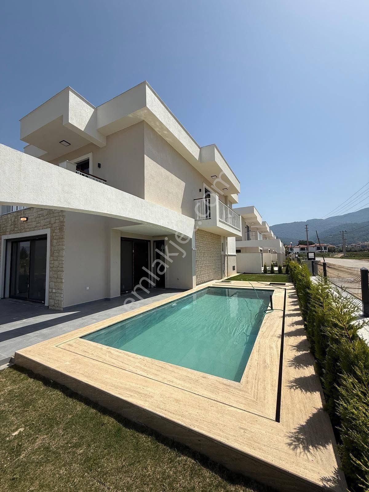 Davutlar Satılık Müstakil Özel Havuzlu 4+1 Villa - Görsel 3