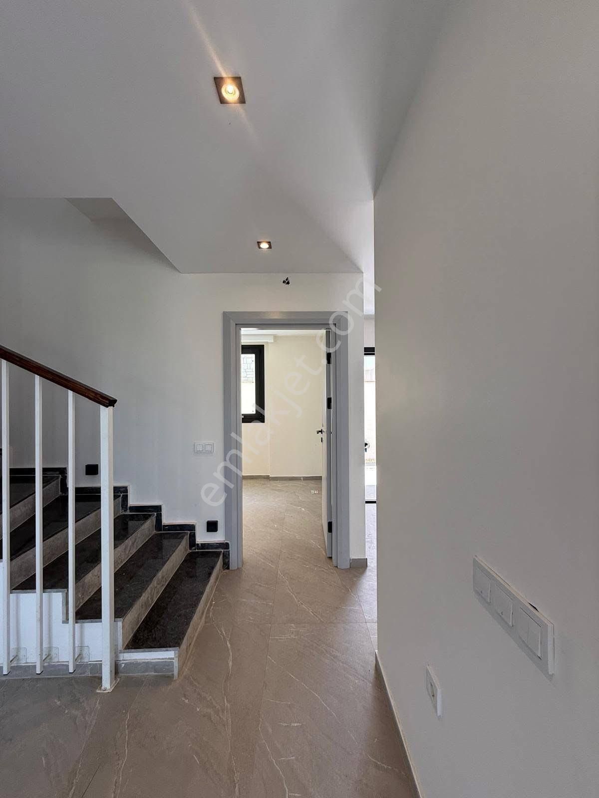 Davutlar Satılık Müstakil Özel Havuzlu 4+1 Villa - Görsel 31