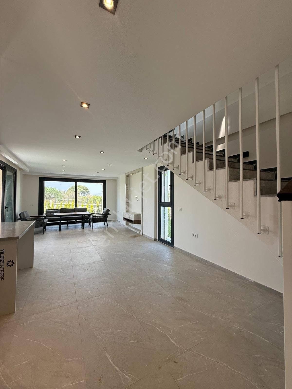 Davutlar Satılık Müstakil Özel Havuzlu 4+1 Villa - Görsel 7