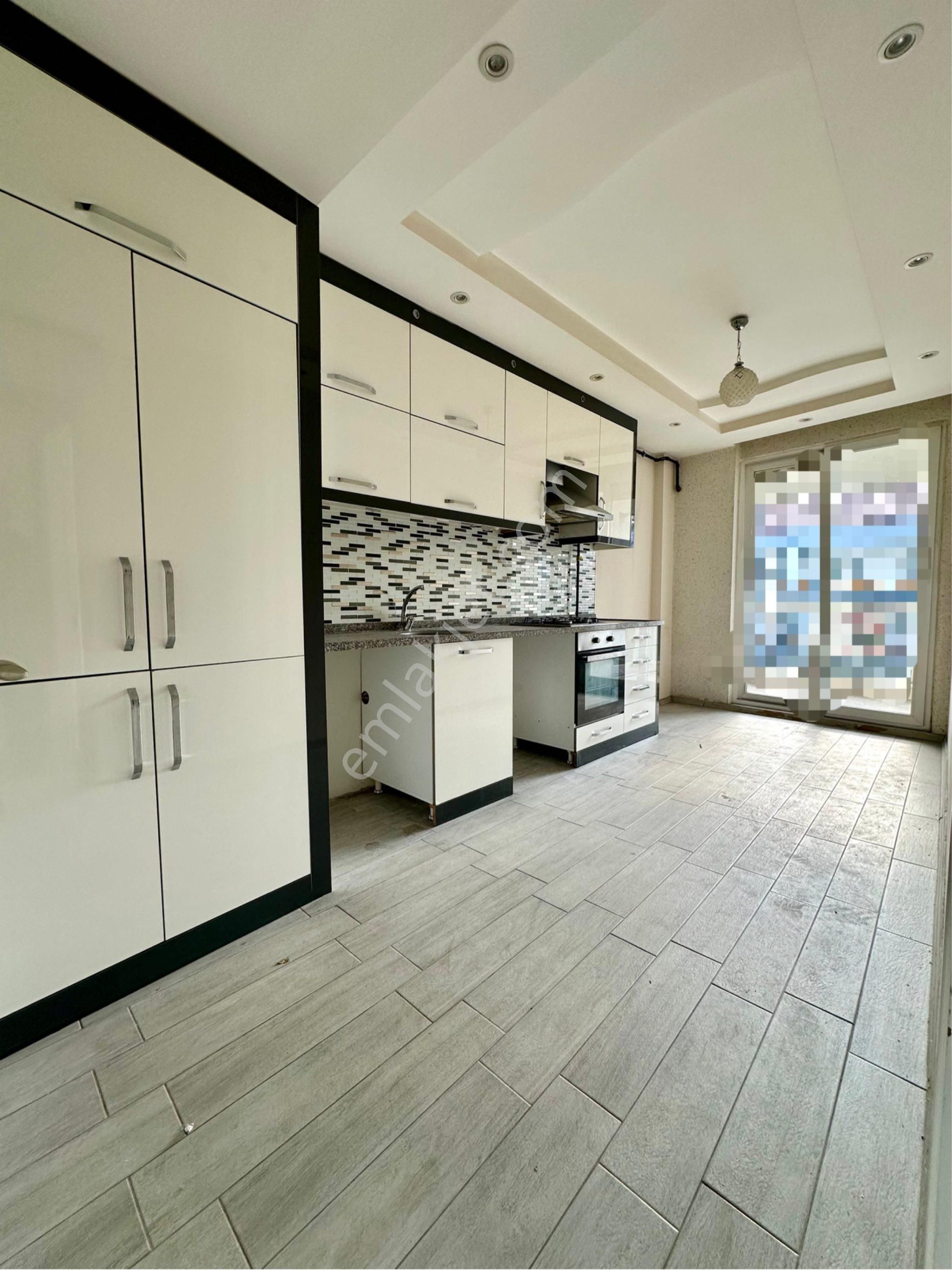 Karamanda Caddeustu Asansörlü Arakat Fırsat 2+1 Daire