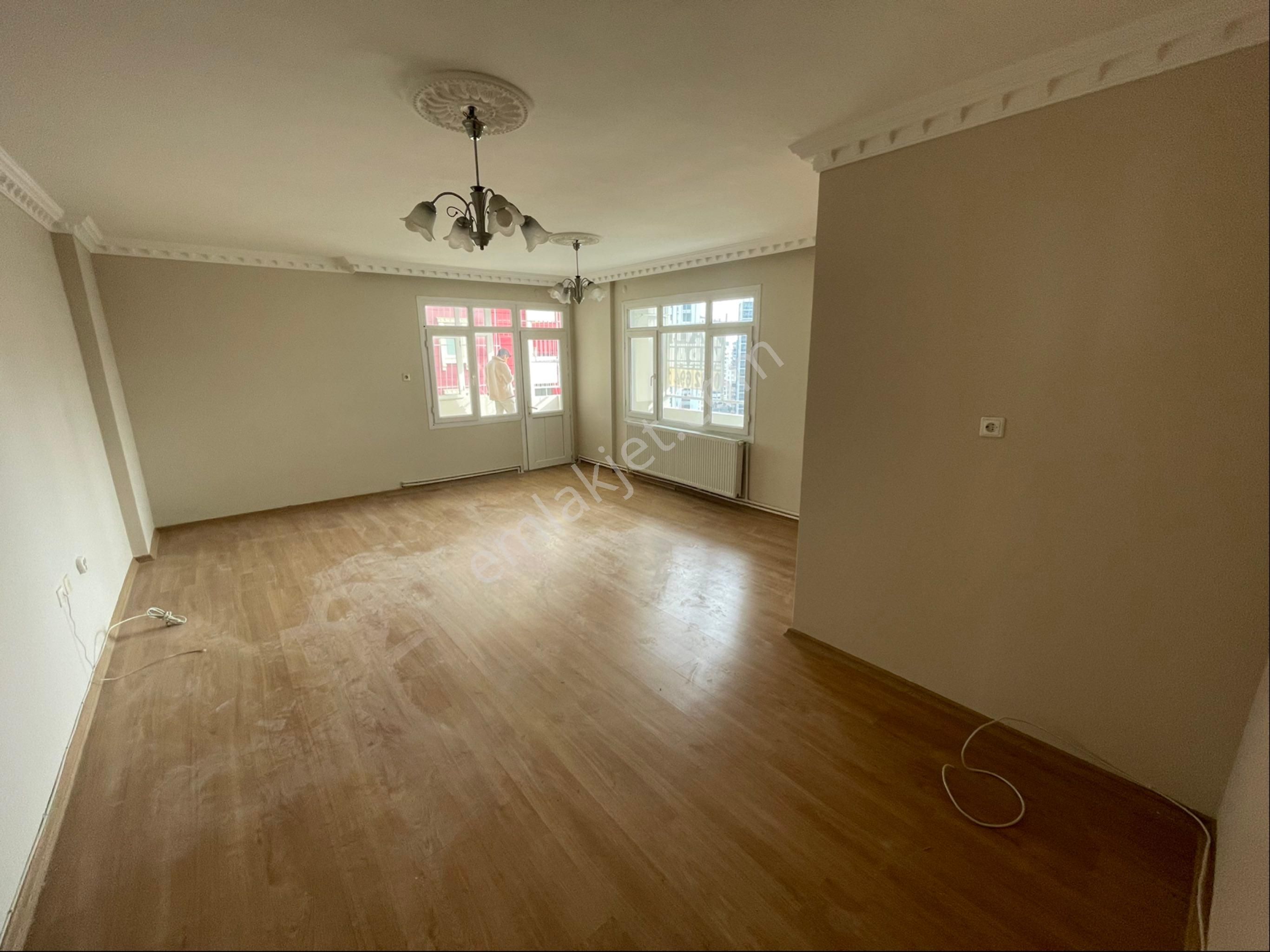 Başkent Okulları Bitişiği 3+1 K.mtfk Doğalgaz