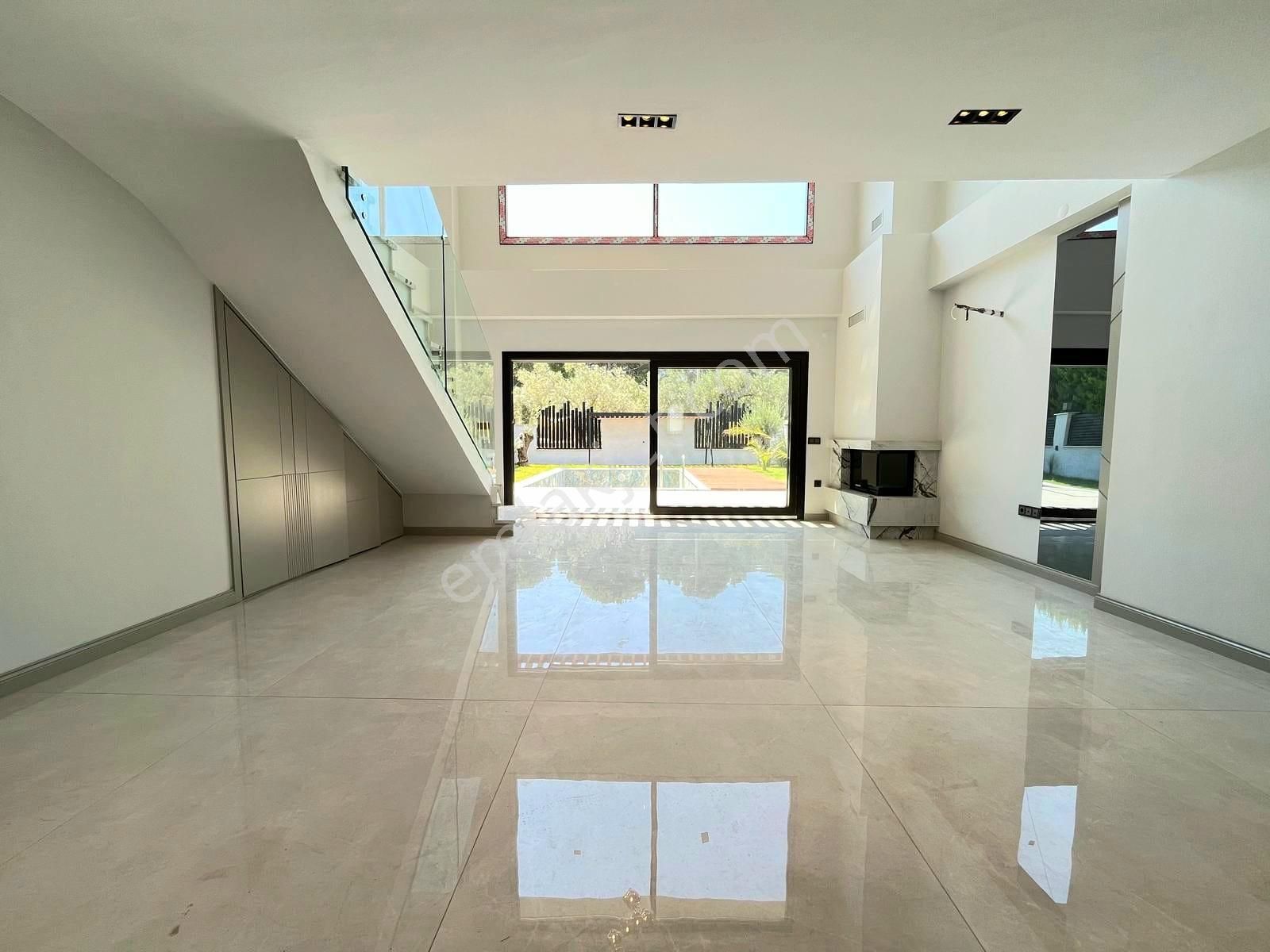 ▶ ▶ Körfez'den Hayal Değil, Gerçek: Bu Villayı Gördükten Sonra Standartlarınız Değişecek!!! - Görsel 11