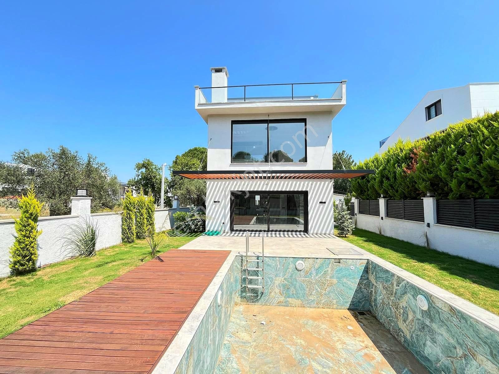 ▶ ▶ Körfez'den Hayal Değil, Gerçek: Bu Villayı Gördükten Sonra Standartlarınız Değişecek!!! - Görsel 2