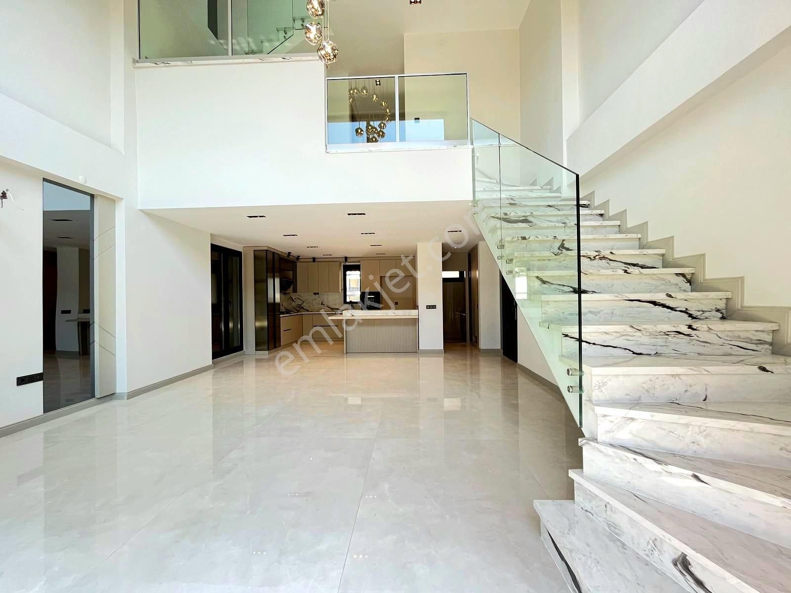 ▶ ▶ Körfez'den Hayal Değil, Gerçek: Bu Villayı Gördükten Sonra Standartlarınız Değişecek!!! - Görsel 15