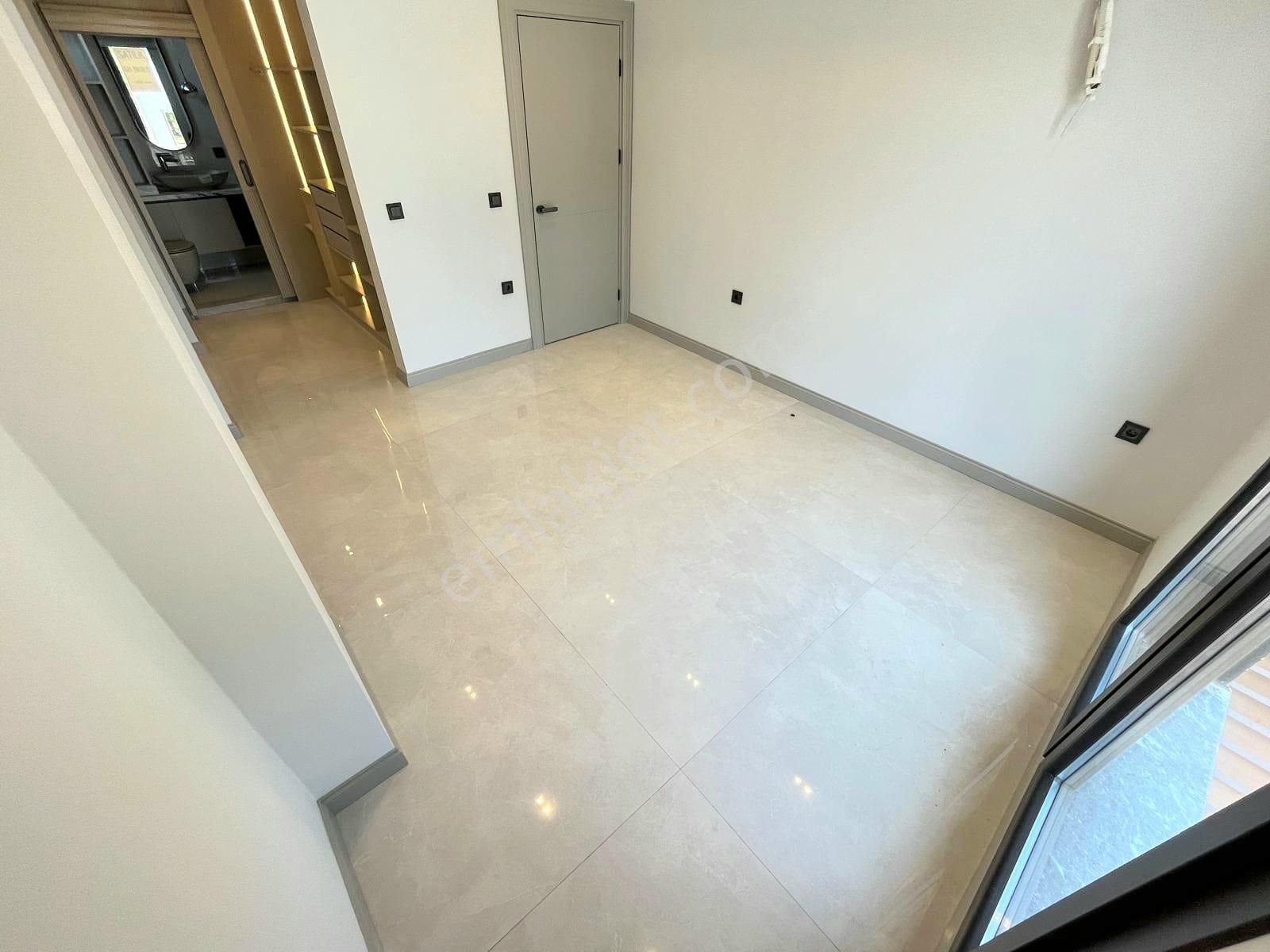 ▶ ▶ Körfez'den Hayal Değil, Gerçek: Bu Villayı Gördükten Sonra Standartlarınız Değişecek!!! - Görsel 17