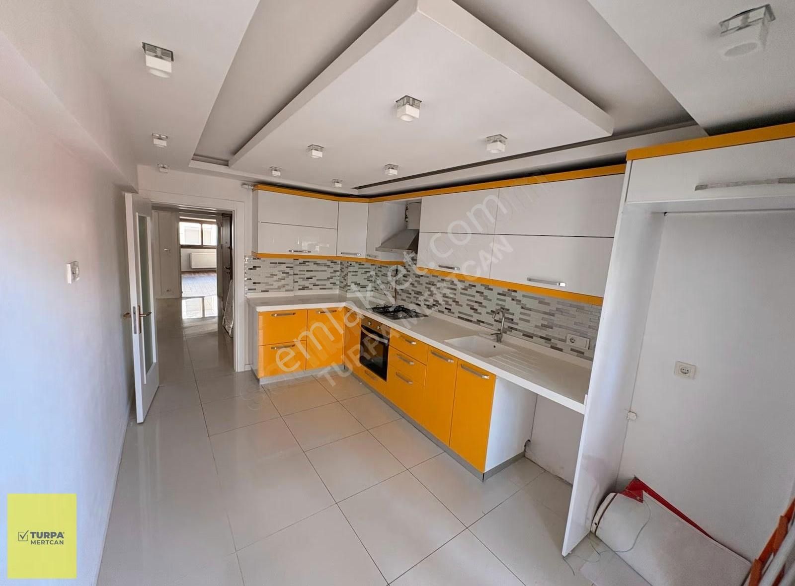 Karşıyaka Yalı Mah.idil Biret Cad.üzeri 3+1 Kiralık İşyeri