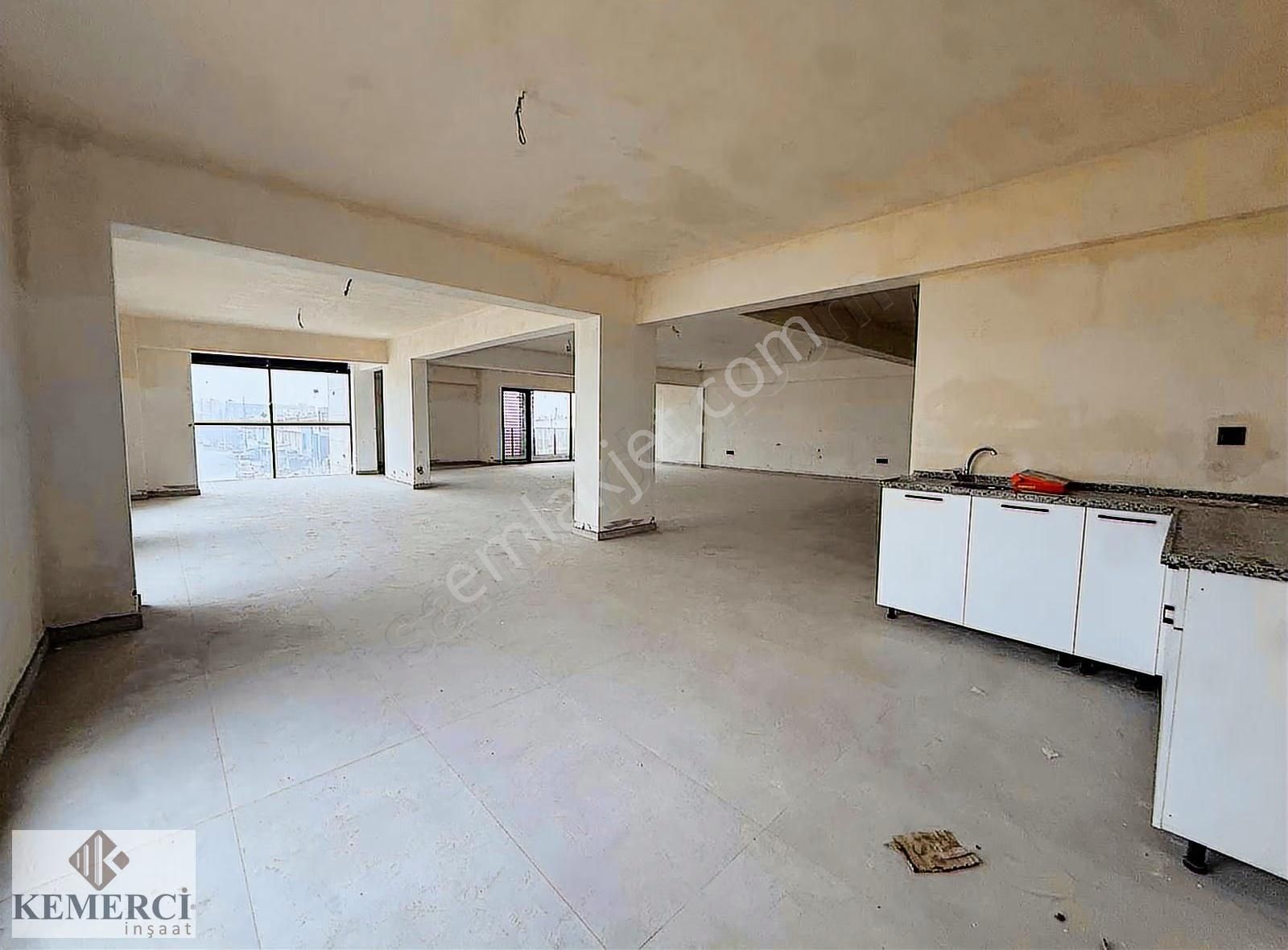 Kemerci'den Koncenter İş Merkezi Kiralık Cadde Cephe Geniş Ofis - Görsel 7